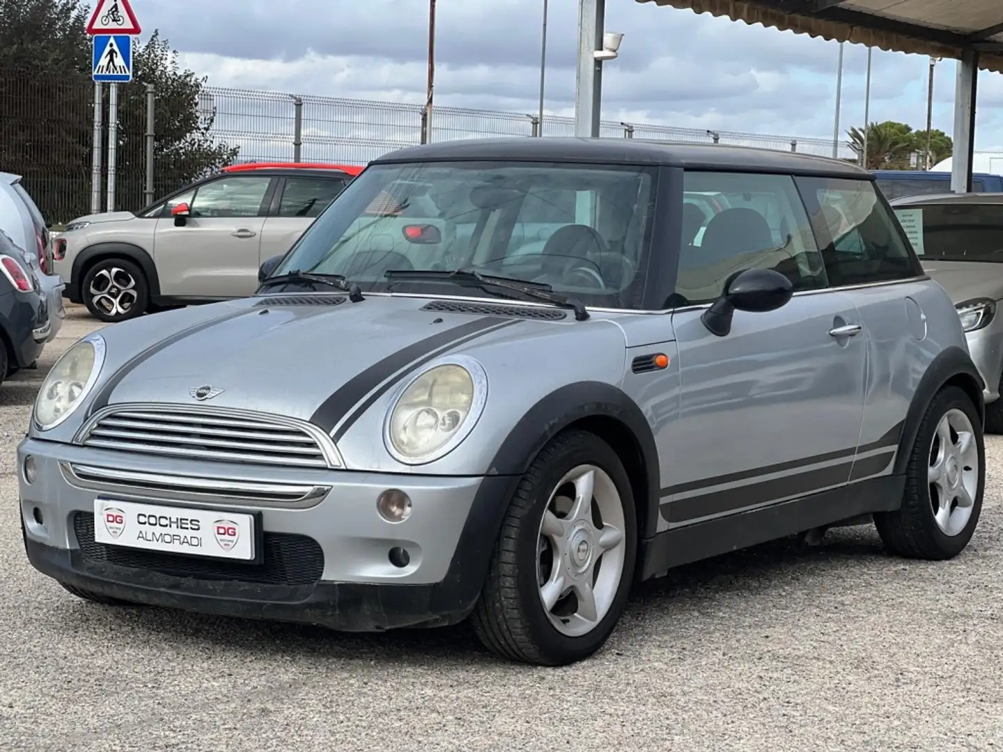 MINI Cooper Gris - 2