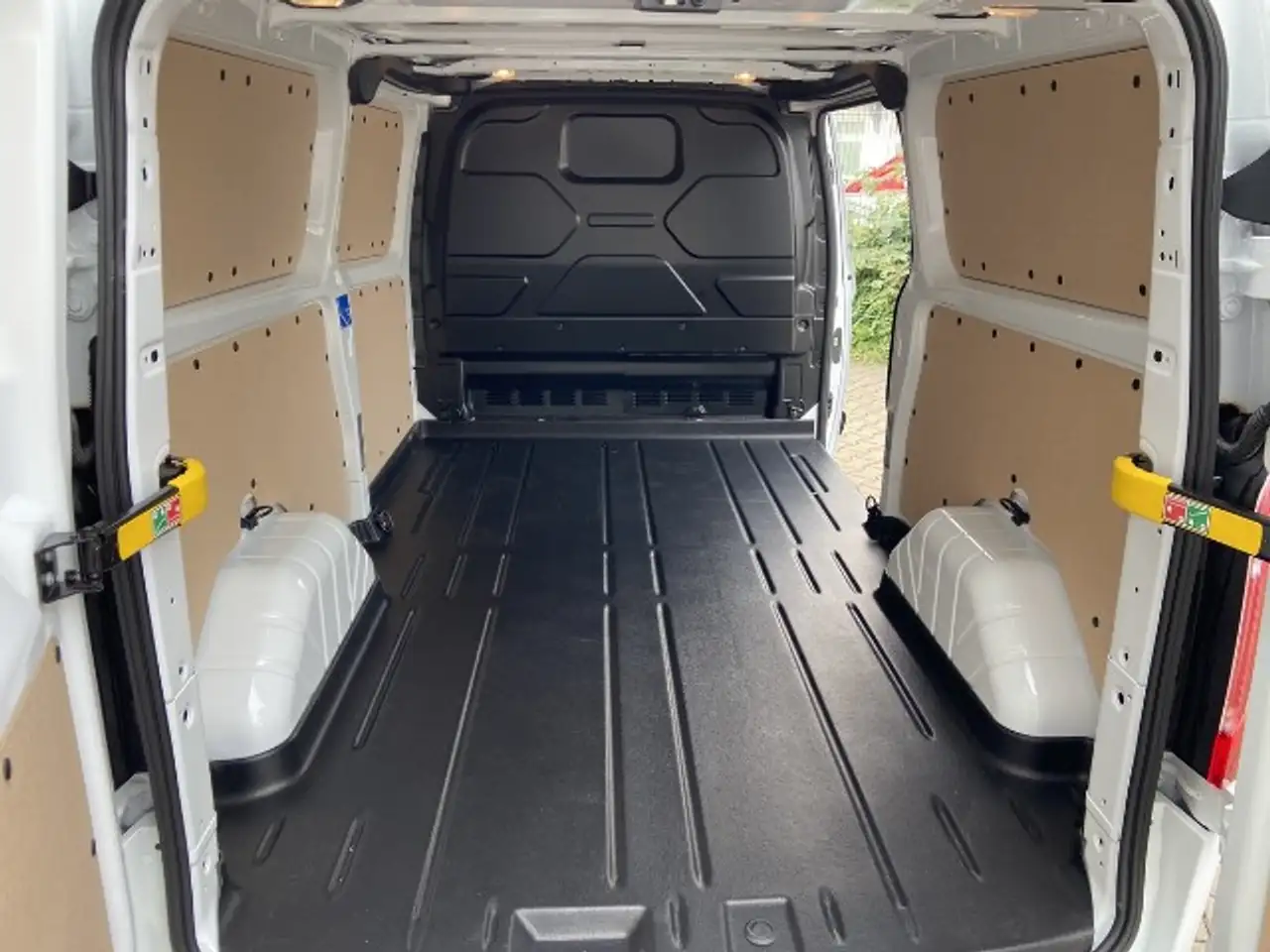 Ford Transit Custom 2.0 TDCi 300 L2 Trend — photo 10