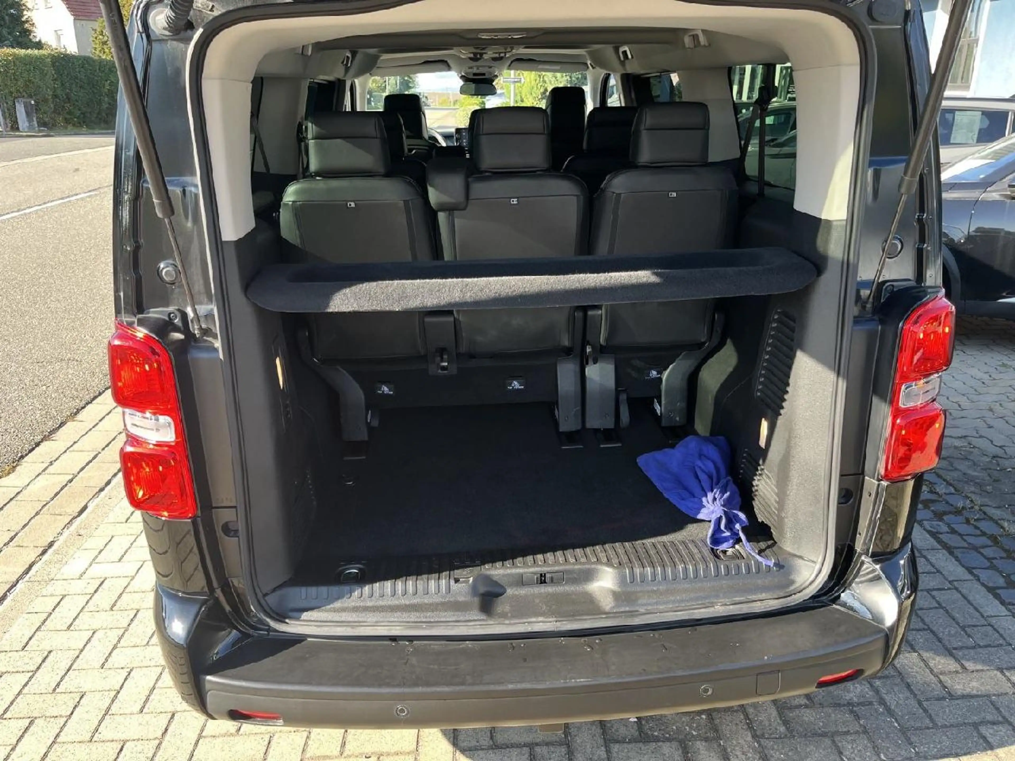 Peugeot Traveller Traveller Allure L3 +LED+Nav+8Sitzer+AHK — photo 14