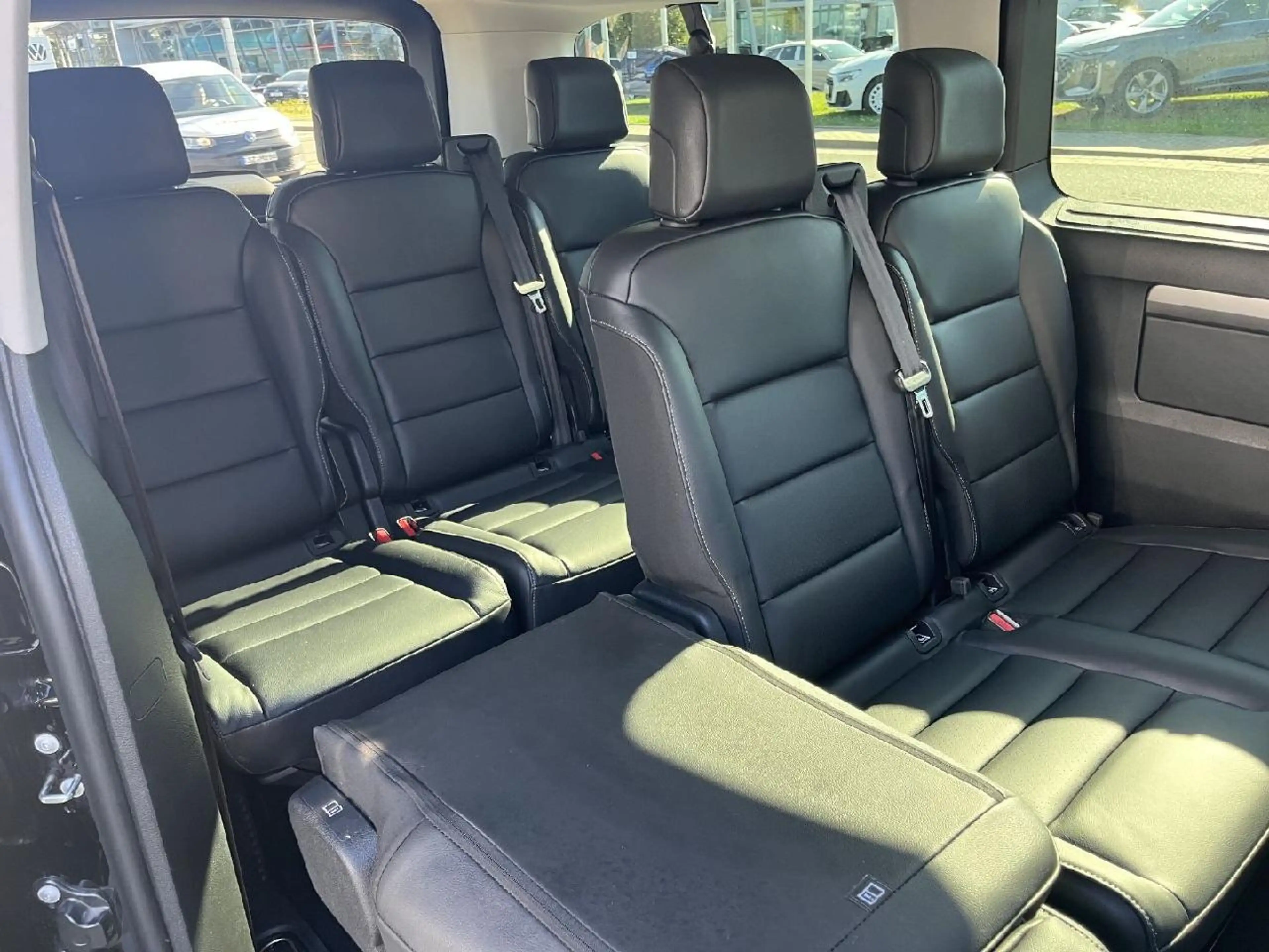 Peugeot Traveller Traveller Allure L3 +LED+Nav+8Sitzer+AHK — photo 12