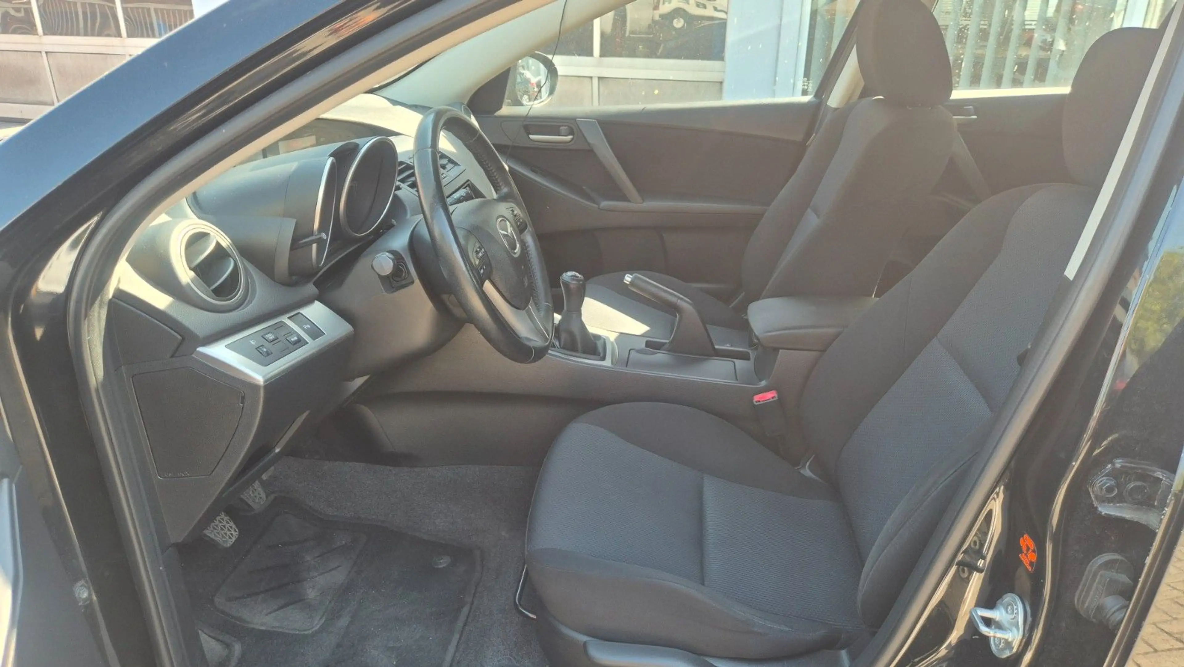 Mazda 3 Lim. Active 1.6 — photo 9