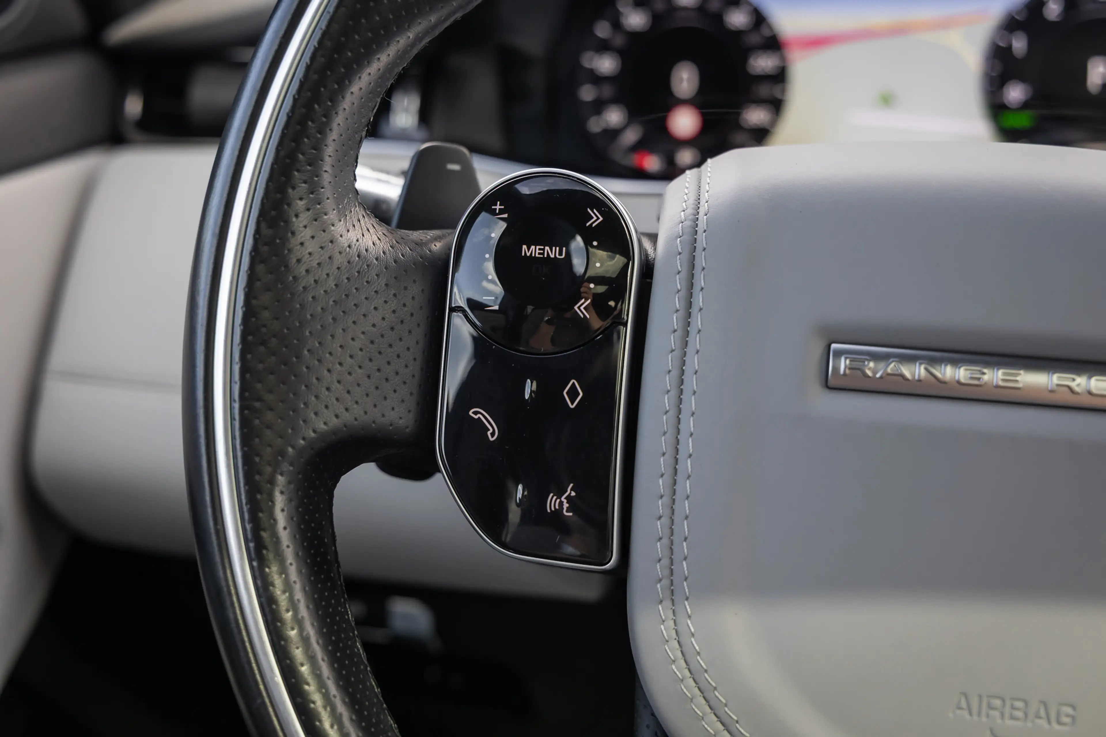 Land Rover Range Rover Evoque 1.5 P300e AWD R-D SE Panoramadak | Stoelverwarming — photo 12