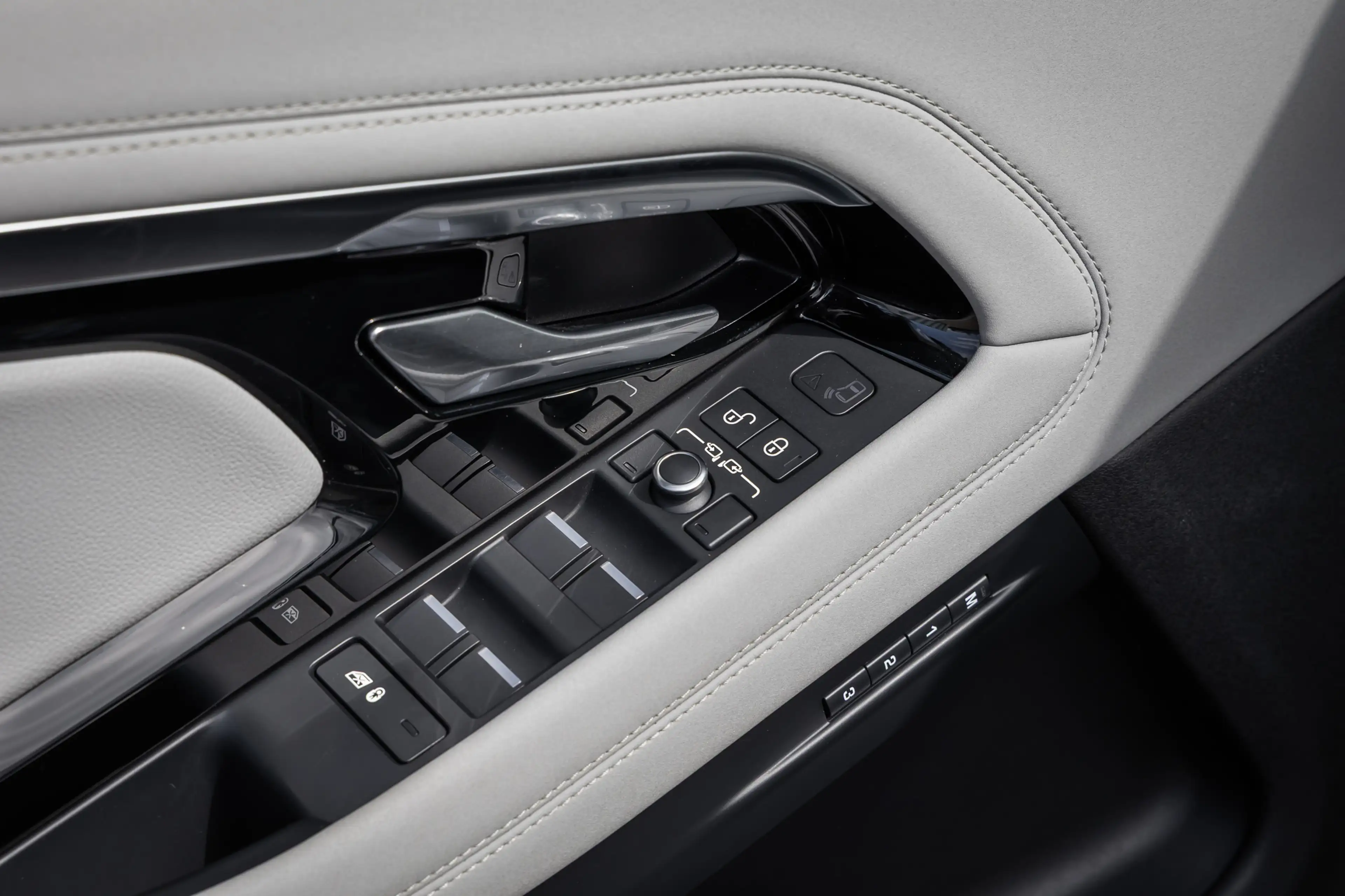 Land Rover Range Rover Evoque 1.5 P300e AWD R-D SE Panoramadak | Stoelverwarming — photo 10