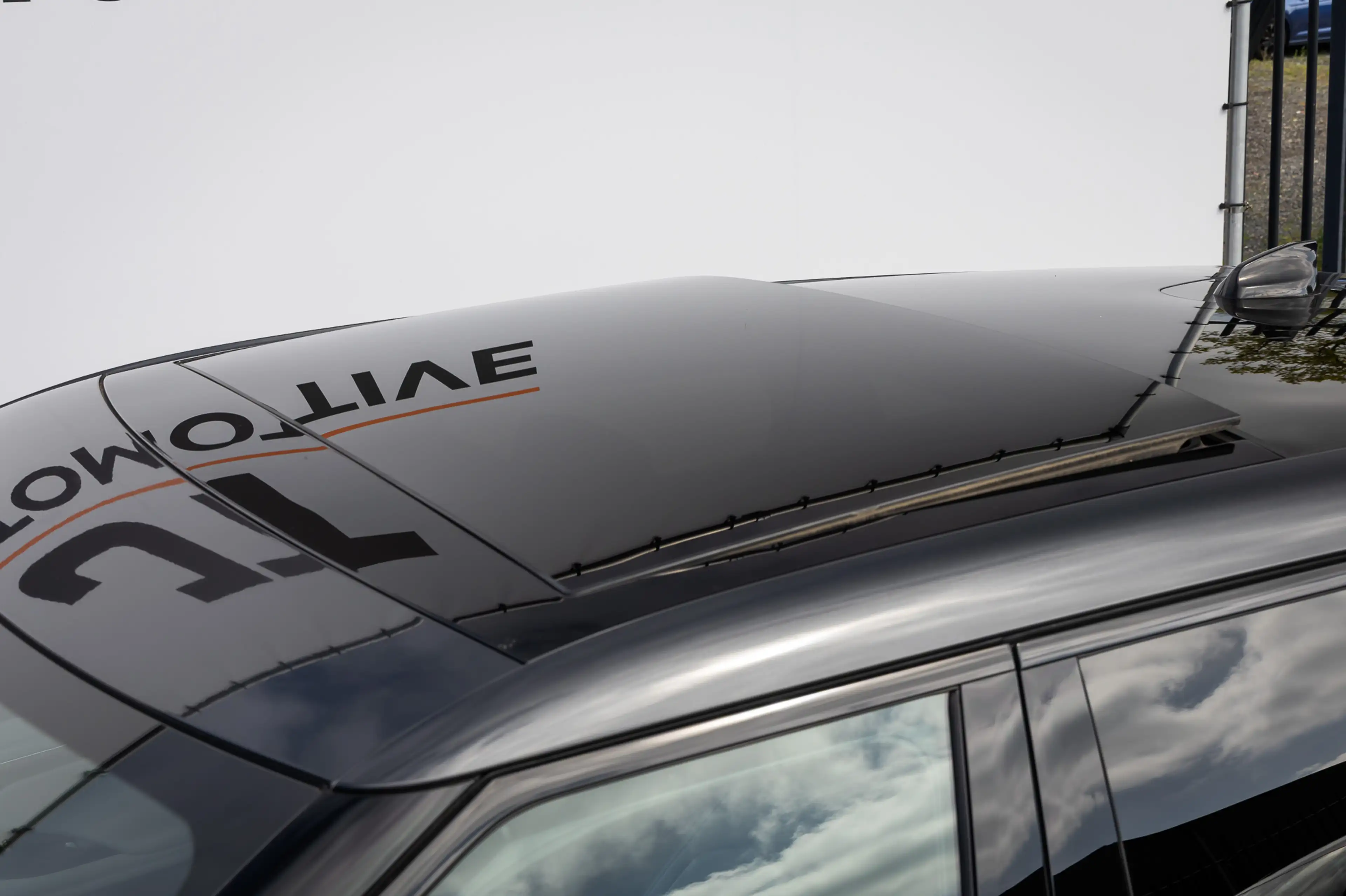 Land Rover Range Rover Evoque 1.5 P300e AWD R-D SE Panoramadak | Stoelverwarming — photo 6