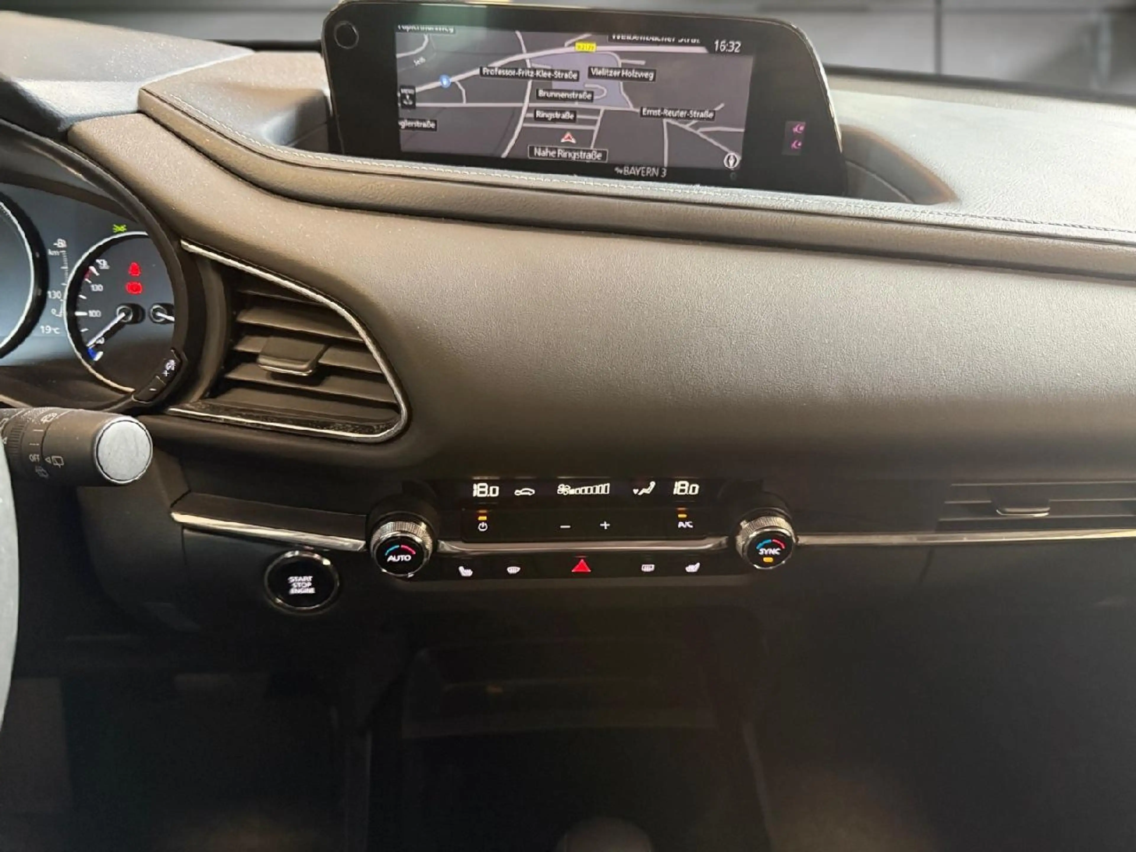 Mazda CX-30 Selection AWD — photo 11