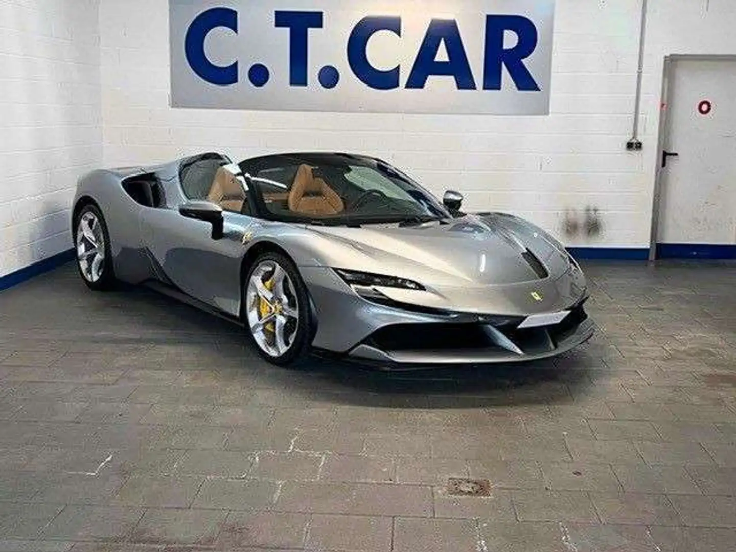 Ferrari SF90 Spider JBL Lift Kamera Garantie -1Hand Gri - 1