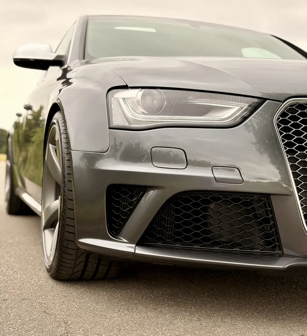 Audi RS4 Avant | Pano | B&O | 20“ Zoll Grau - 2