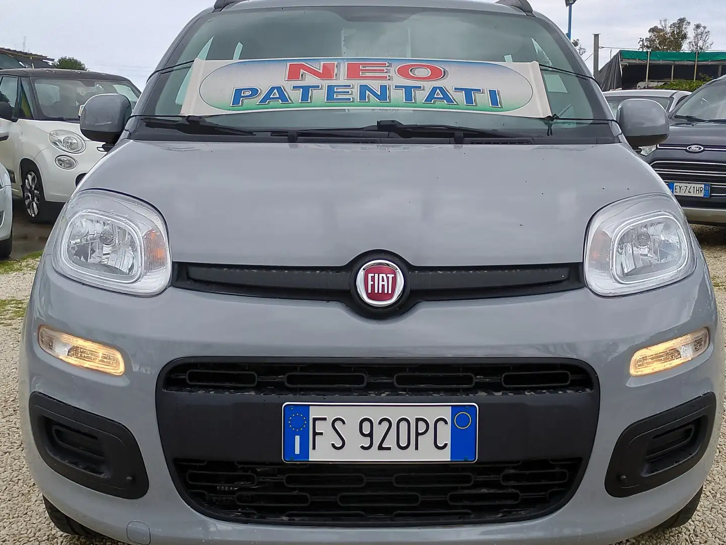 Fiat Panda Panda 1.2 Lounge SENSORI DI PARCHEGGIO CERCHI LEGA Gris - 1