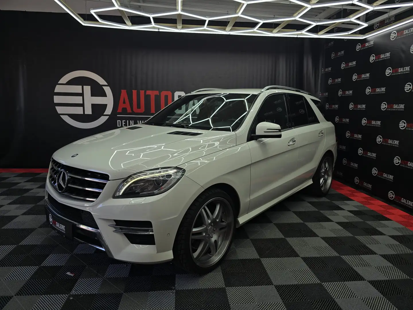 Mercedes-Benz ML 350 ML 350 4MATIC Aut. AMG DPF  *LUFT*NAVI*LED* Weiß - 1