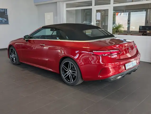Mercedes-Benz E-Class view 11