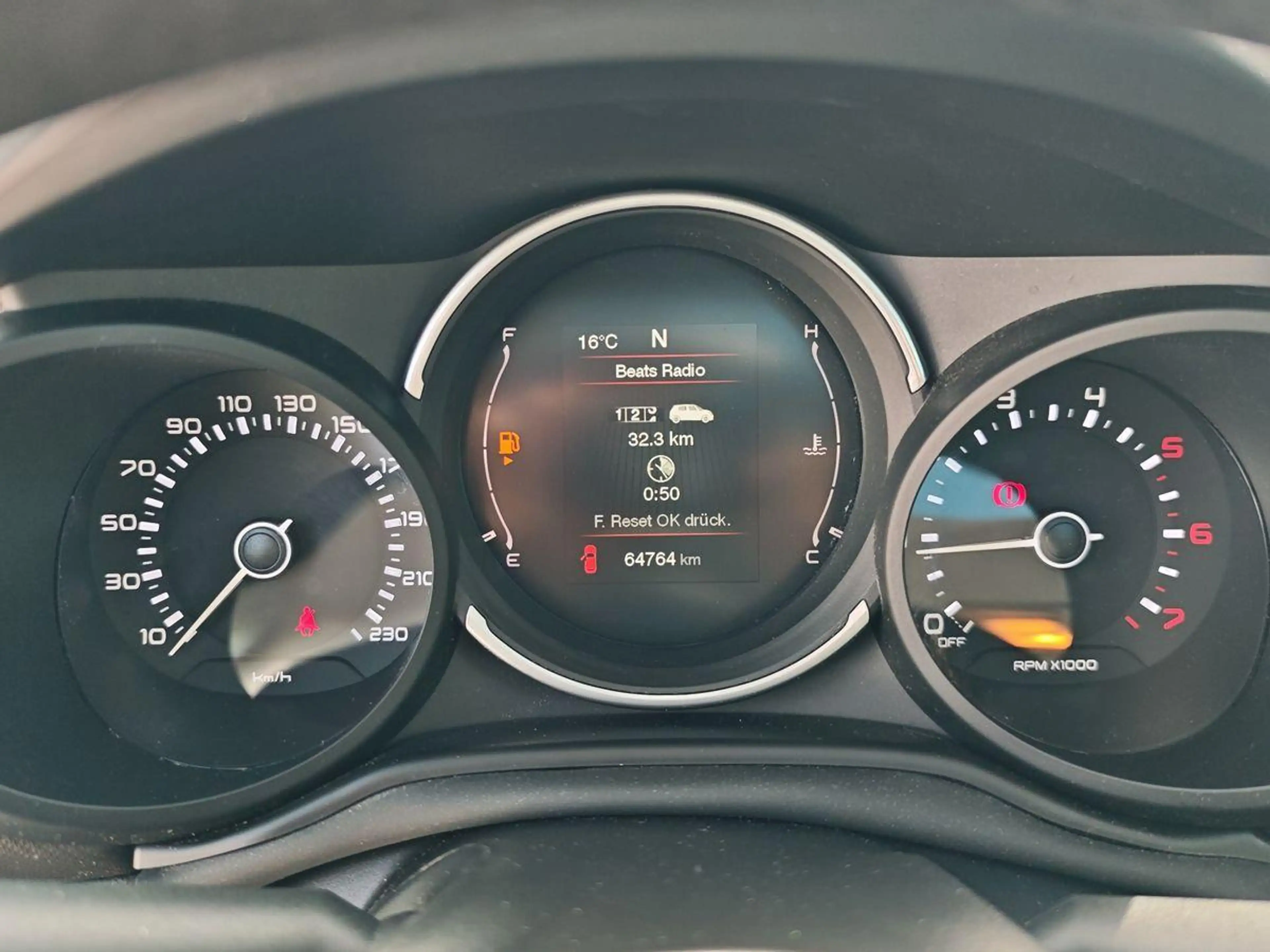 Fiat 500L UrbanLounge 1.3D Automatik Navi/Pano/Kamera — photo 12