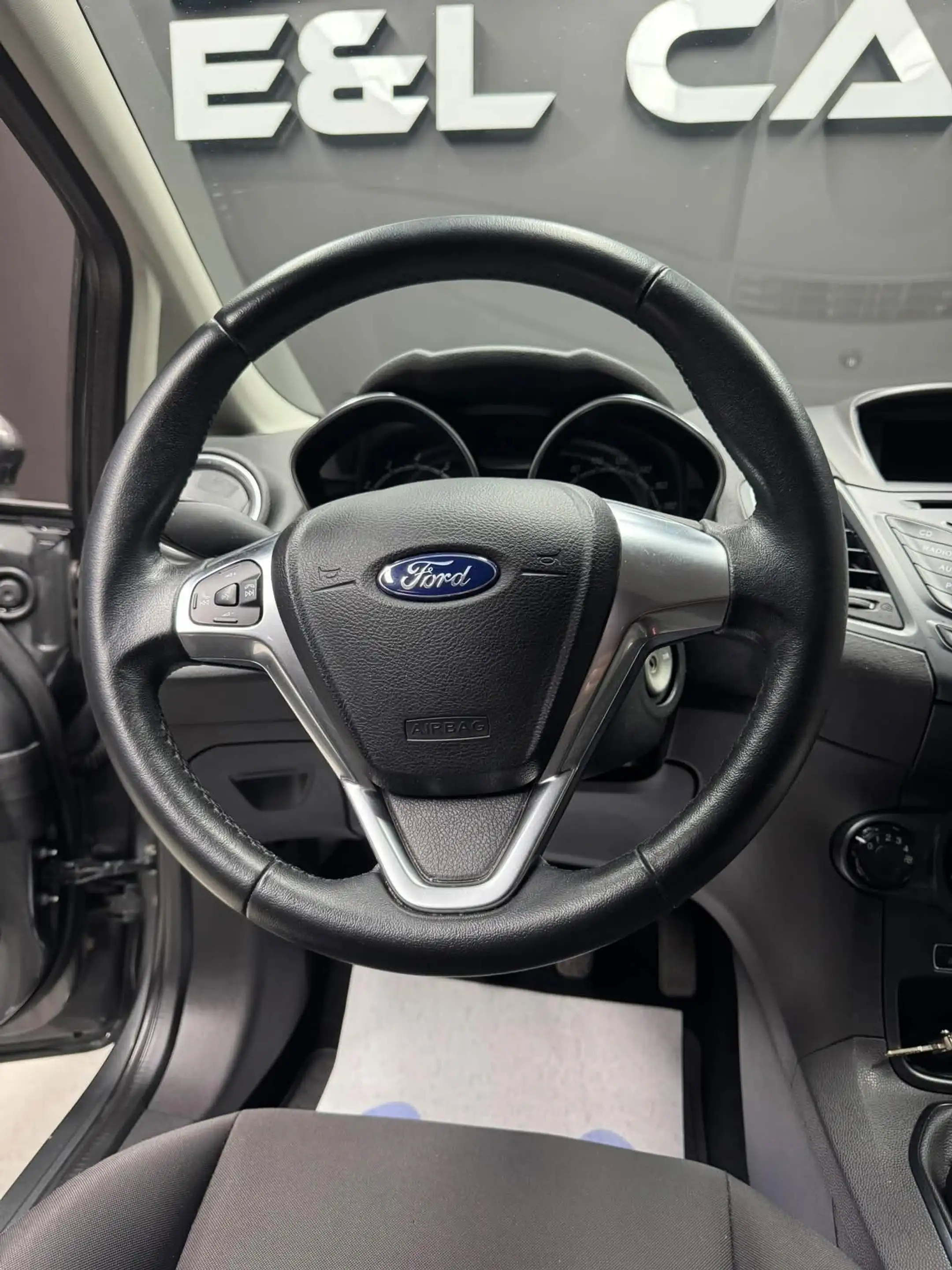 Ford Fiesta Fiesta 1.0 EcoBoost **12 mois de garantie** — photo 13