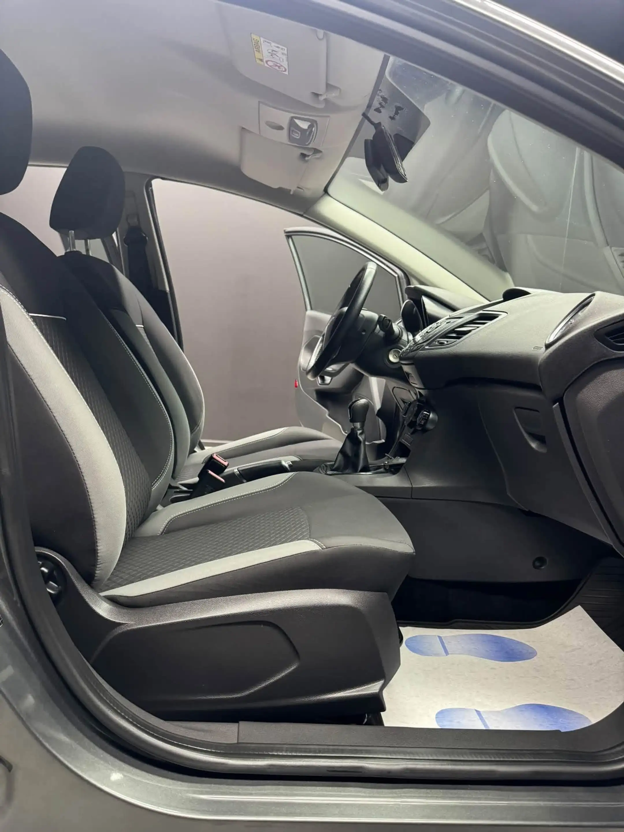 Ford Fiesta Fiesta 1.0 EcoBoost **12 mois de garantie** — photo 9