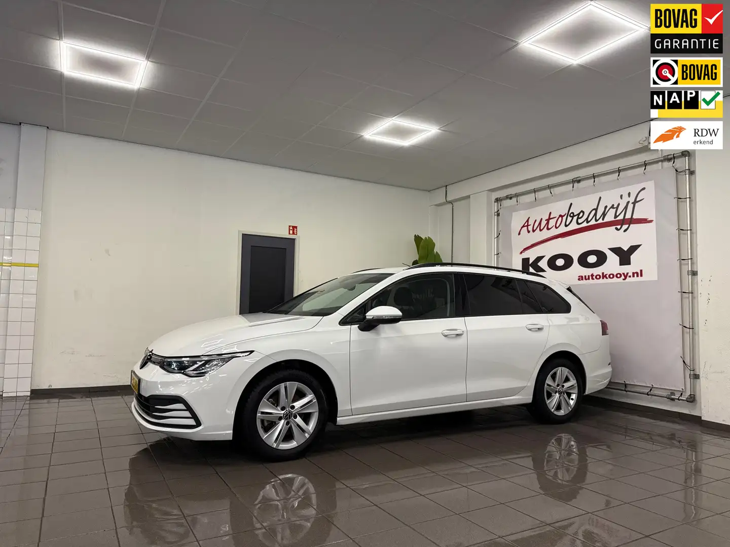 Volkswagen Golf Variant 1.0 TSI Life * Dealer onderhouden / Carplay / Virt Wit - 1