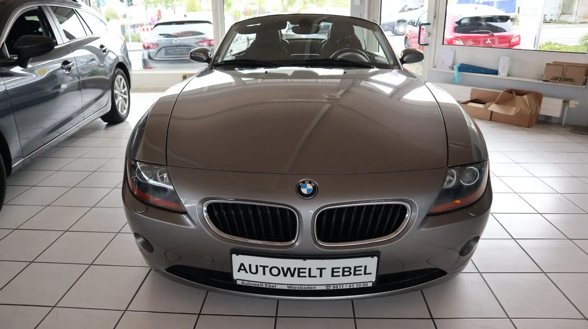 BMW Z4 Roadster 2.5i*AUTOMATIK*LEDER*ELEKTR. SITZE* Grau - 2