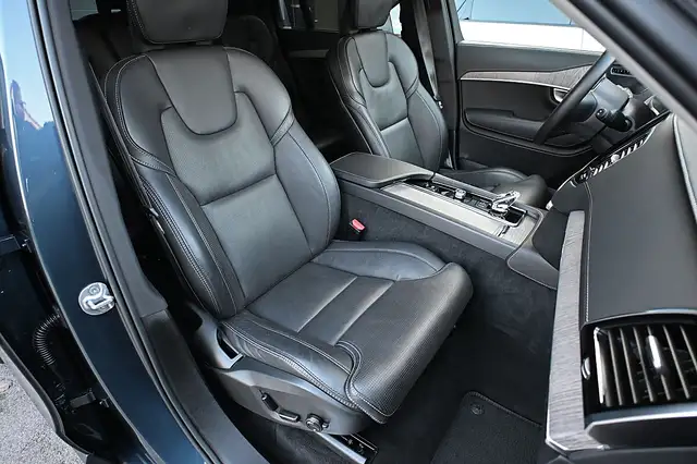 Volvo XC90 T8 AWD Recharge PHEV Plus Dark Geartronic ACC, ... Ansicht 9