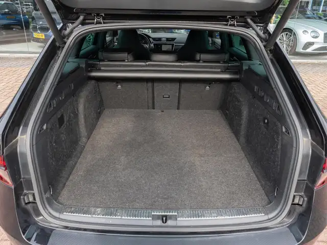 Skoda Superb view 24