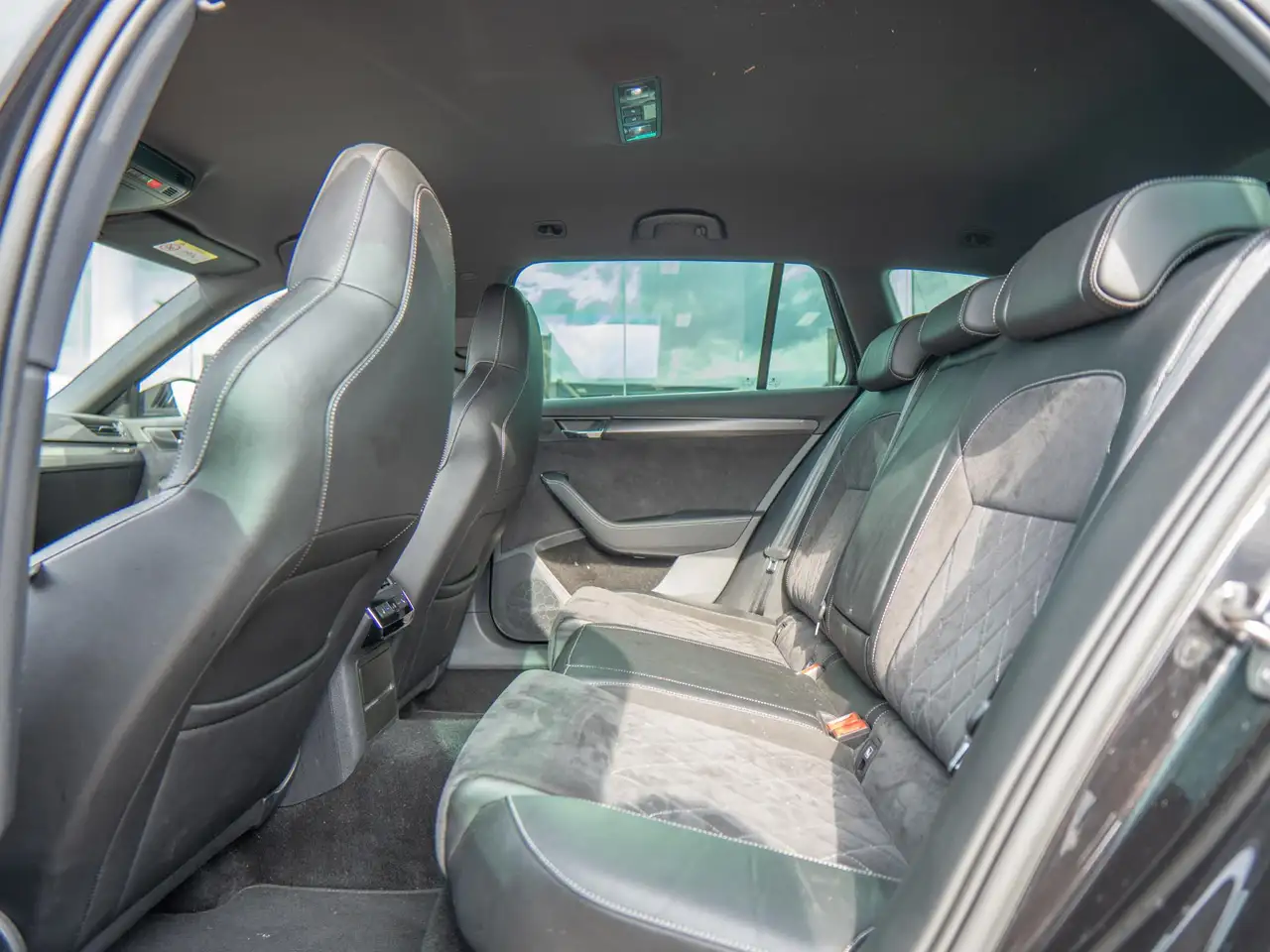Skoda Superb Combi 1.4 TSI iV Sportline Business BTW Elc tr, миниатюра 22