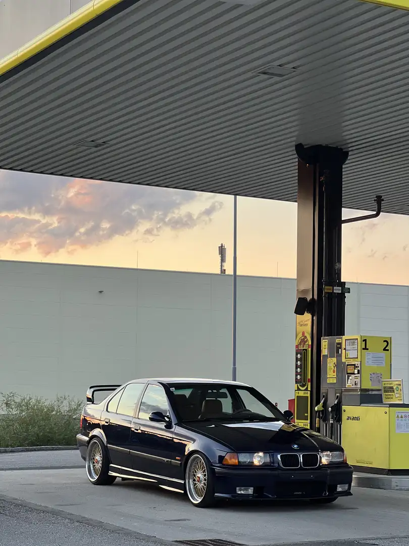 BMW 323 E36 - 1