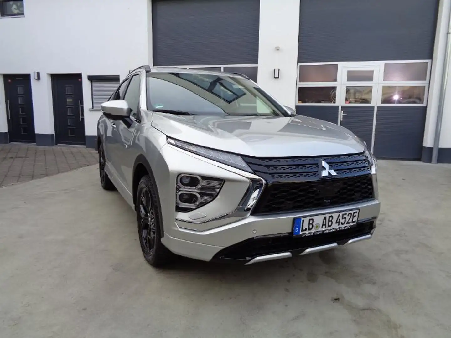Mitsubishi Eclipse Cross Plug-in Hybrid Select 2.4 4WD Plateado - 1