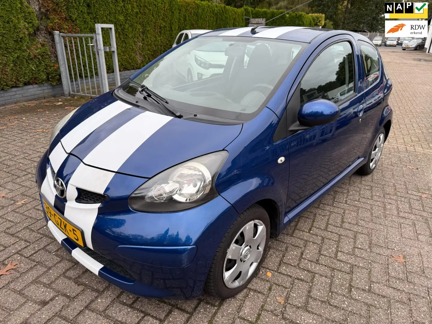 Toyota Aygo 1.0-12V + 3-DRS SPORT AIRCO CV EL.RAMEN NAP Blauw - 1
