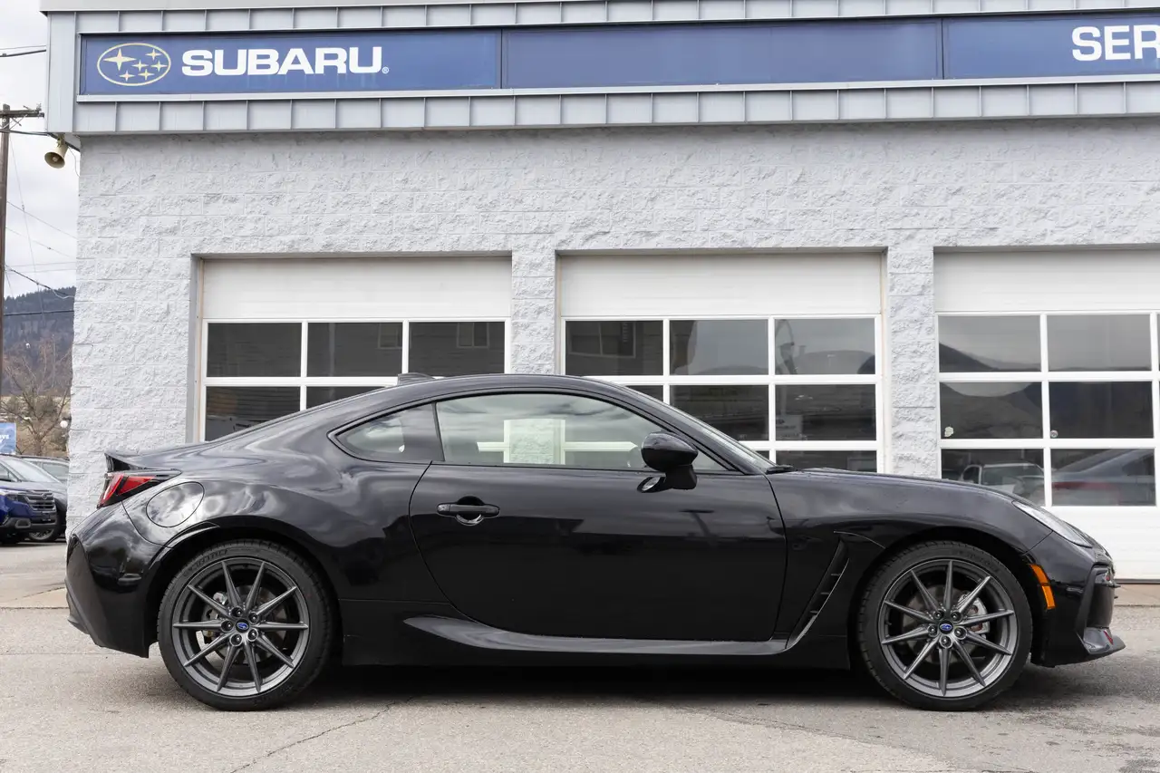 Subaru BRZ снимка Subaru BRZ