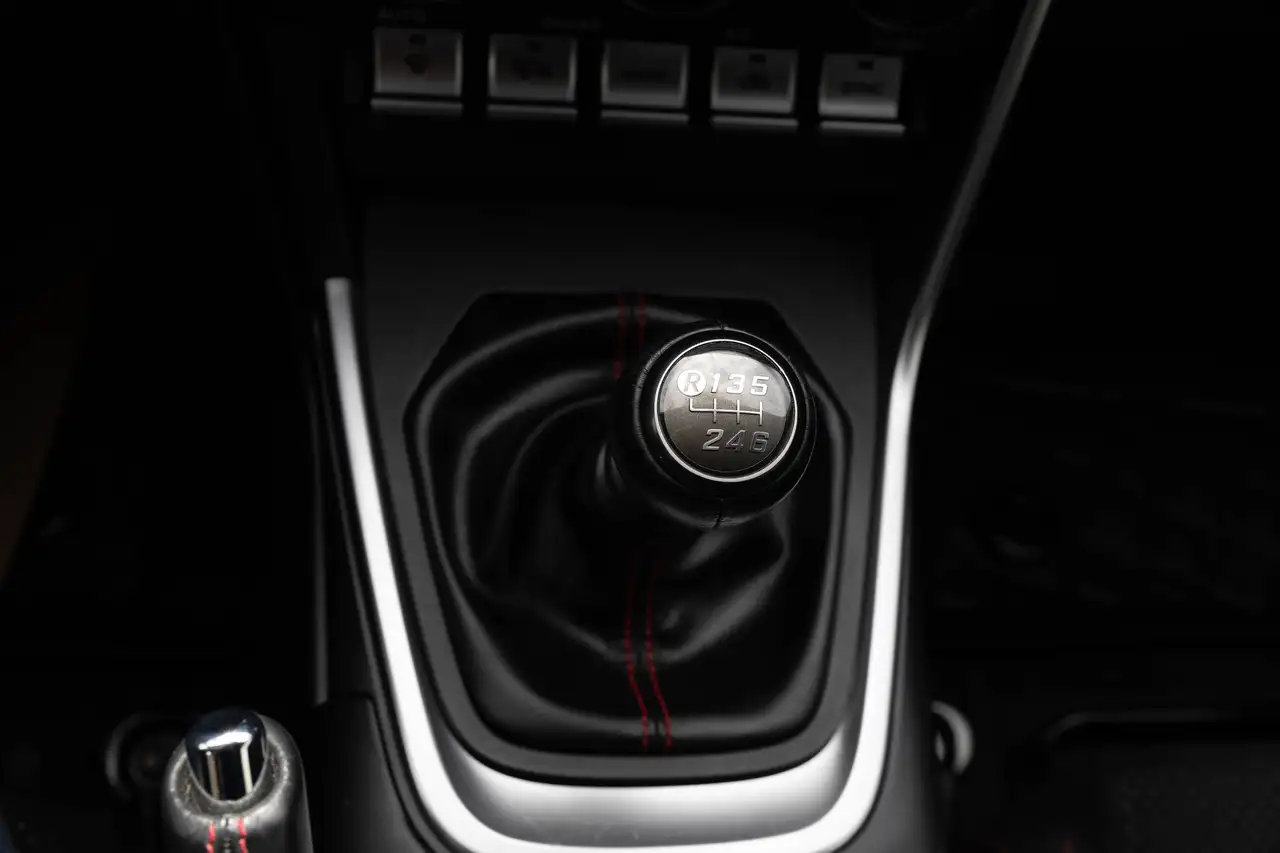Subaru BRZ снимка Subaru BRZ