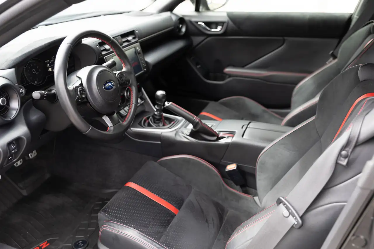 Subaru BRZ снимка Subaru BRZ