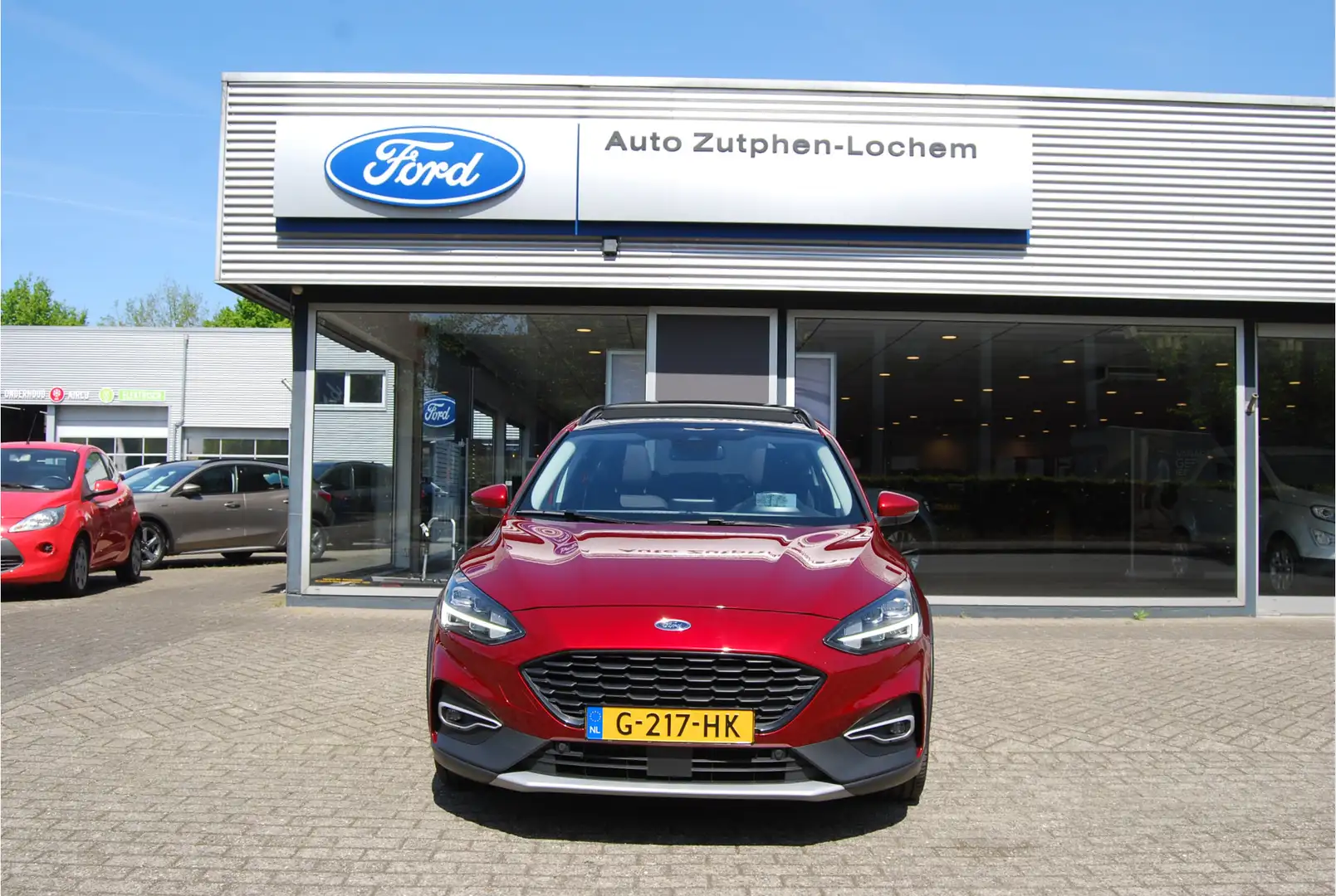 Ford Focus Wagon 1.5 EcoBoost 150PK Active Business Automaat Rood - 2