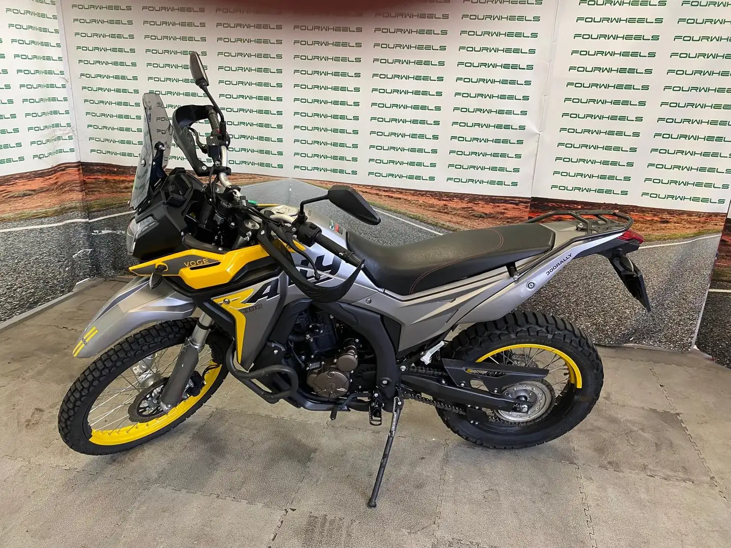 Voge 300 RALLY - Noleggio moto da soli 100€ al mese - 2