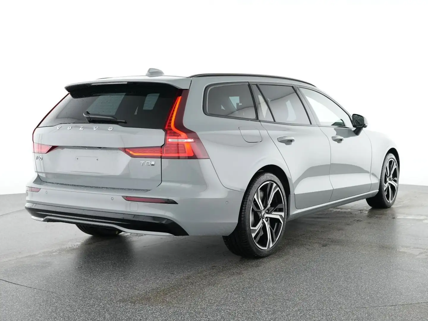 Volvo V60 T8 Ultra Dark Recharge Plug-In Hybrid AWD Grigio - 2