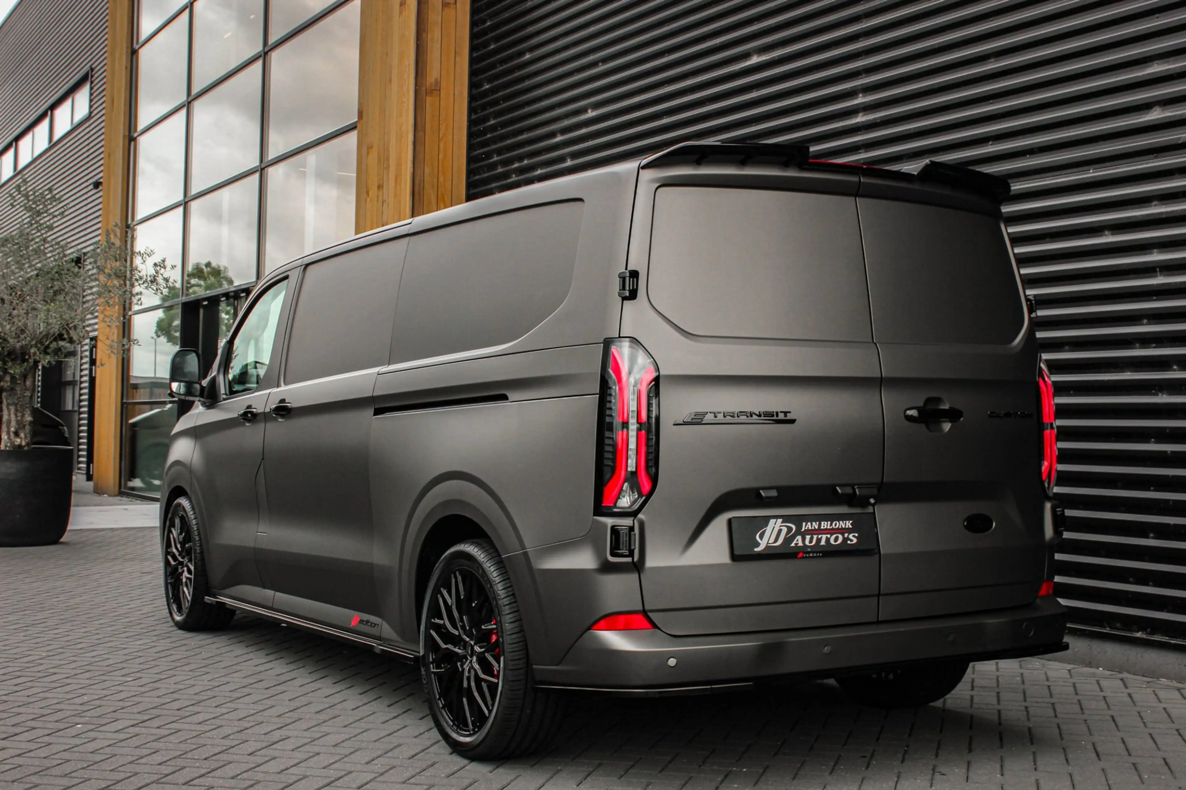 Ford E-Transit Cust. 340 L2H1 Limited 71 kWh 218PK / JB- EDITON / — photo 12