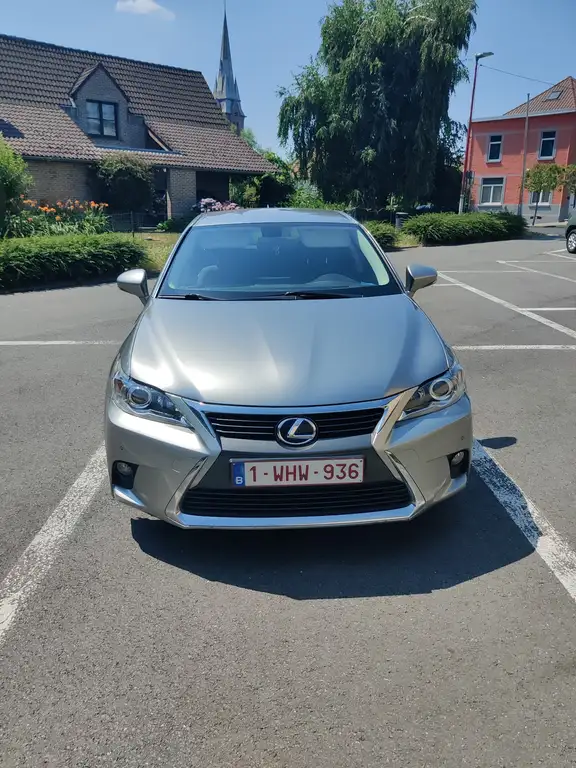 Lexus CT 200h 2017 из Европы — купить под ключ