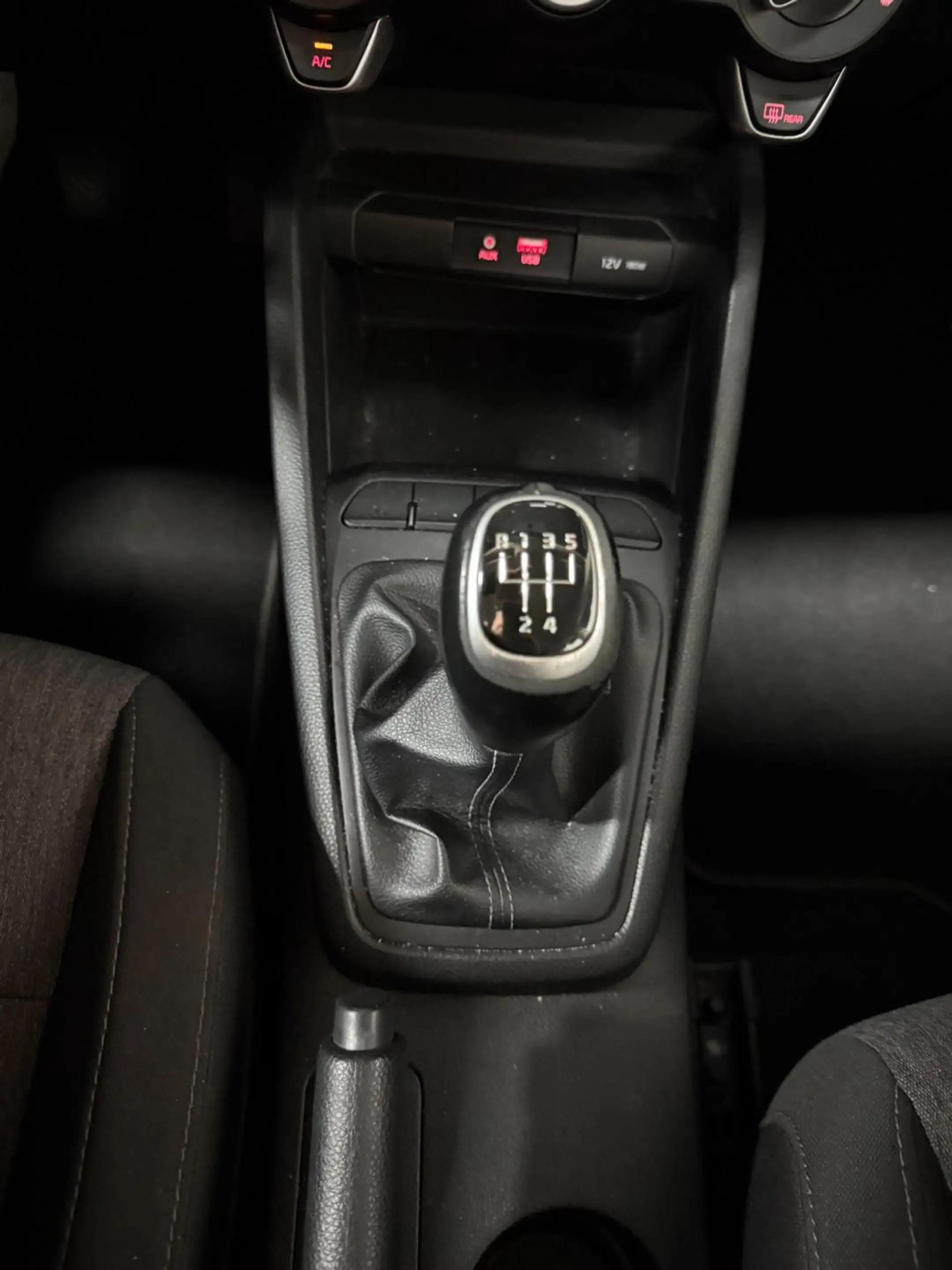 Kia Stonic 1.0 T-GDi DynamicLine Apple-Carplay Navi-Camera NL — photo 18