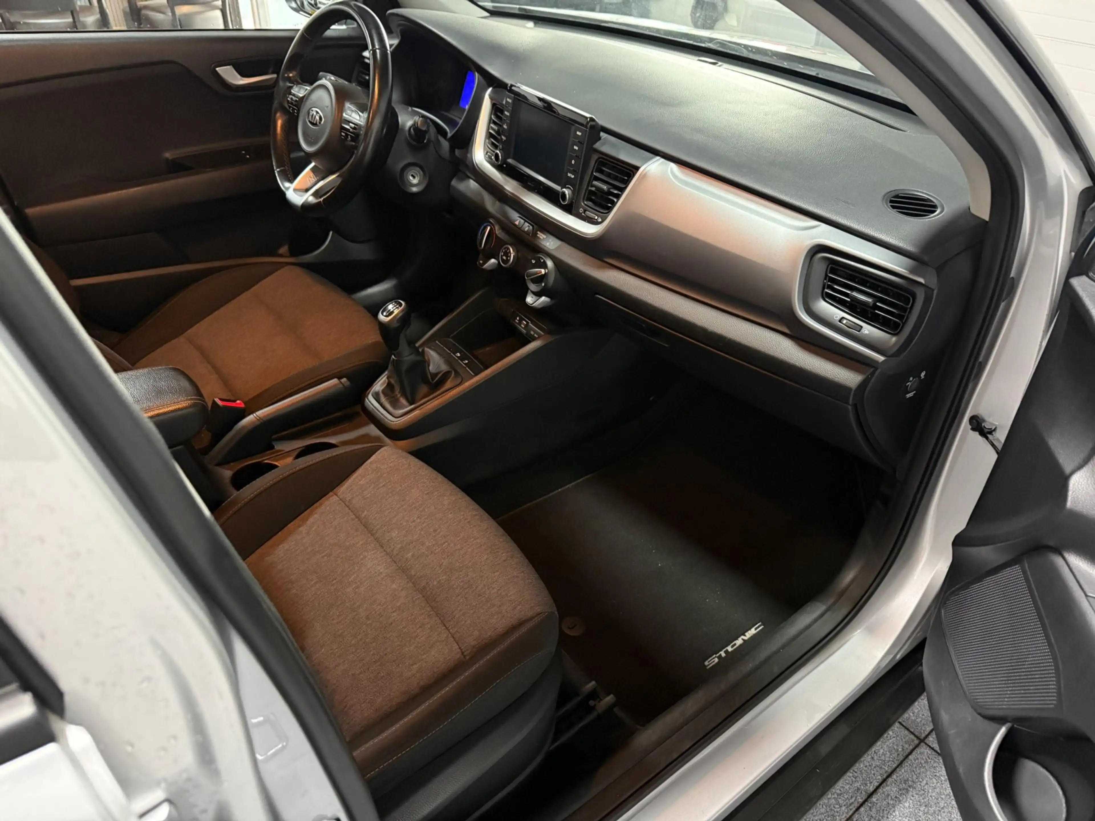 Kia Stonic 1.0 T-GDi DynamicLine Apple-Carplay Navi-Camera NL — photo 10