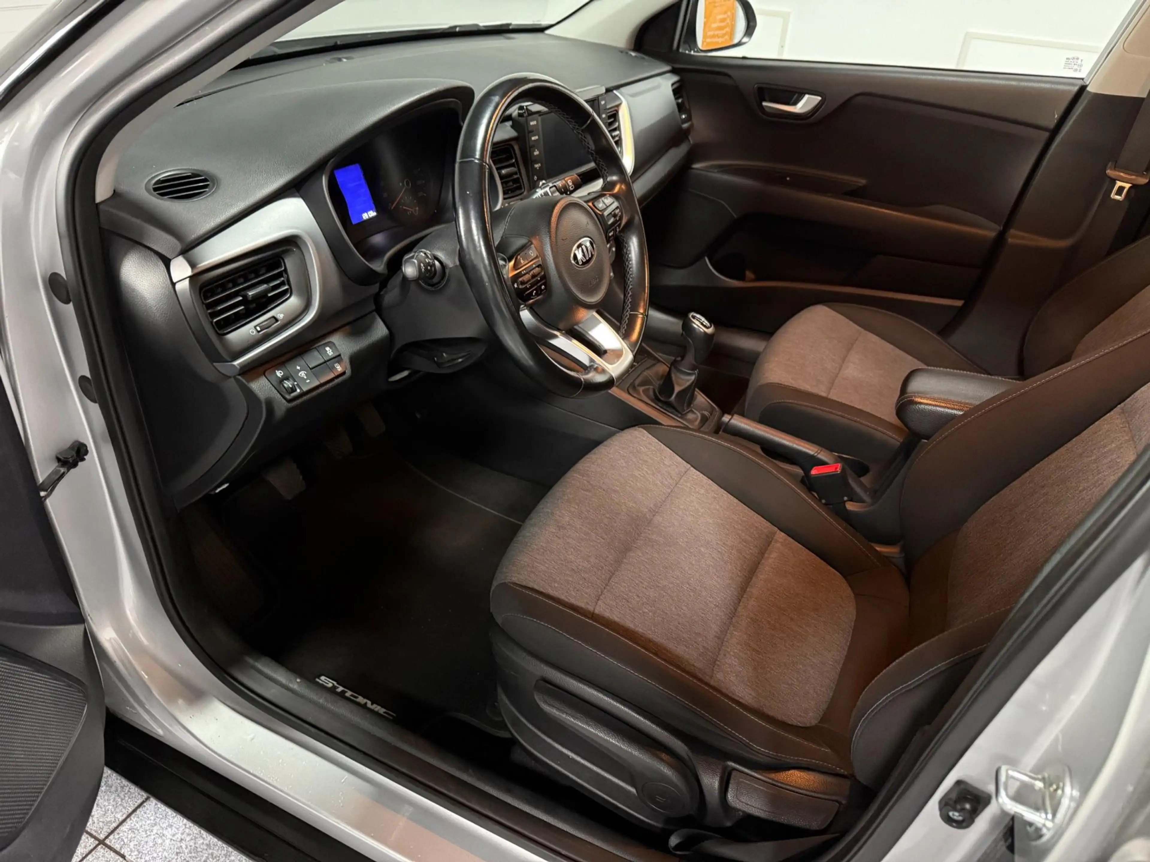 Kia Stonic 1.0 T-GDi DynamicLine Apple-Carplay Navi-Camera NL — photo 8