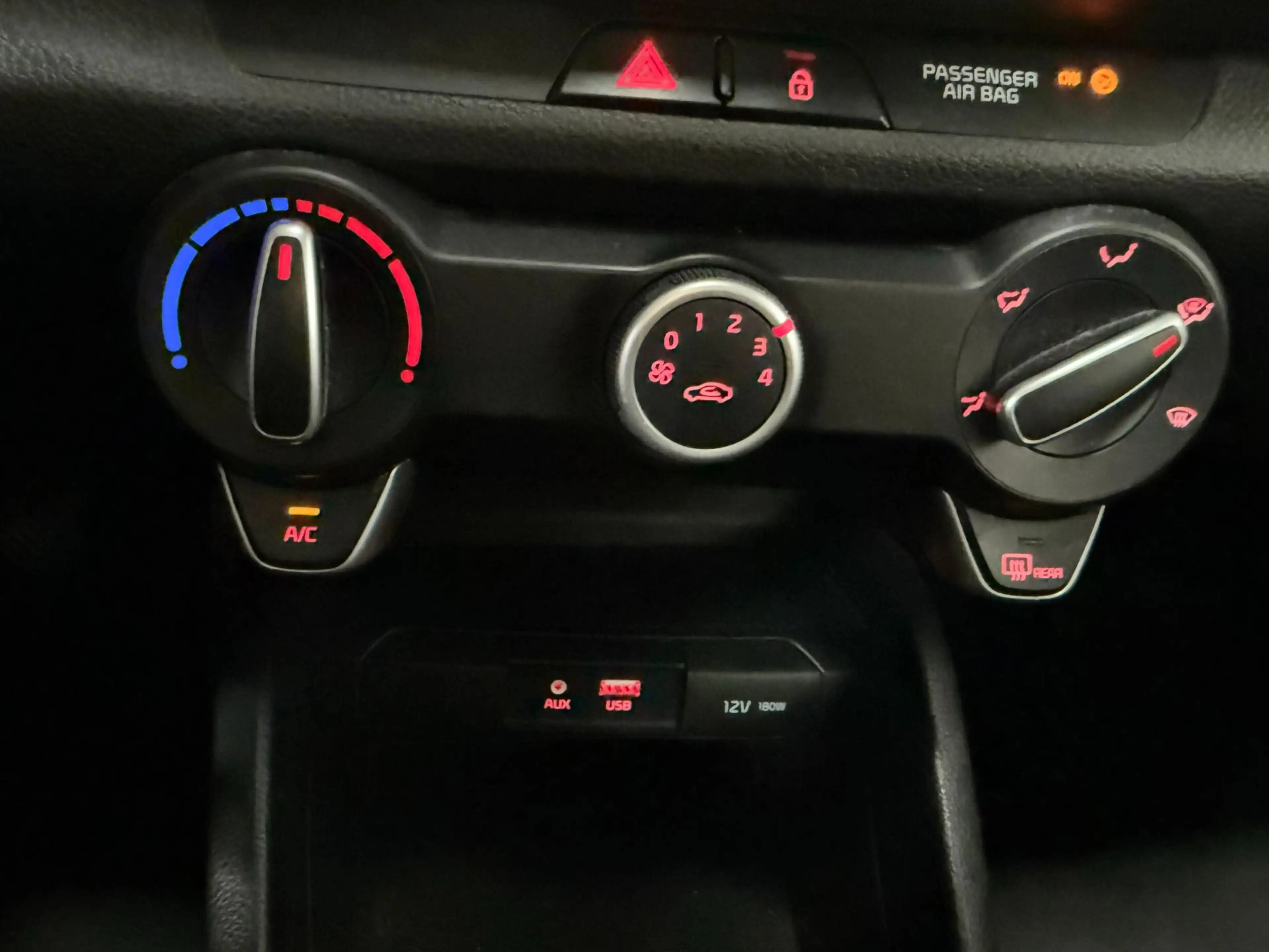 Kia Stonic 1.0 T-GDi DynamicLine Apple-Carplay Navi-Camera NL — photo 17
