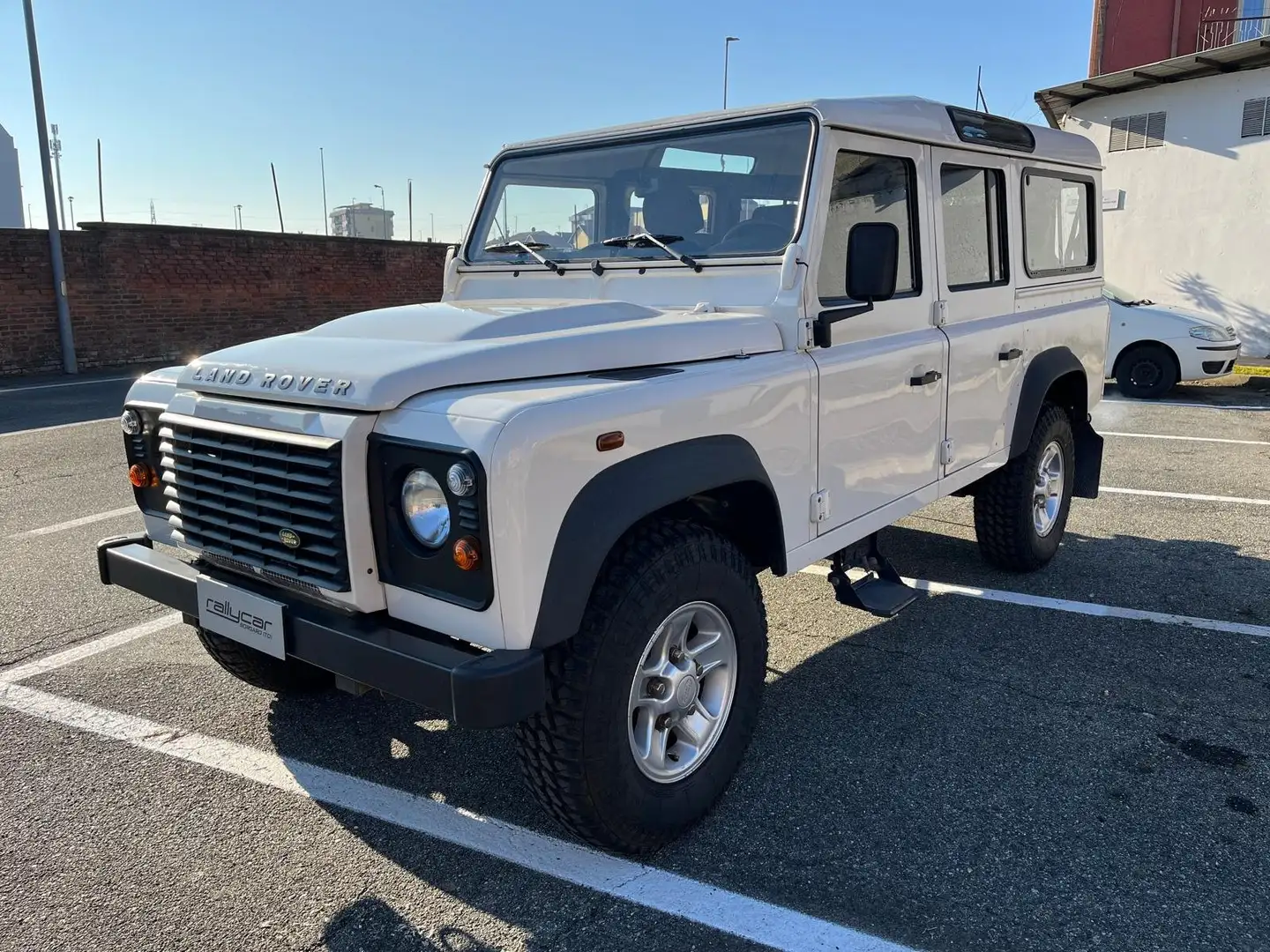 Land Rover Defender 110 2.4 td SE SW *7 sedute e gancio traino* Blanco - 1