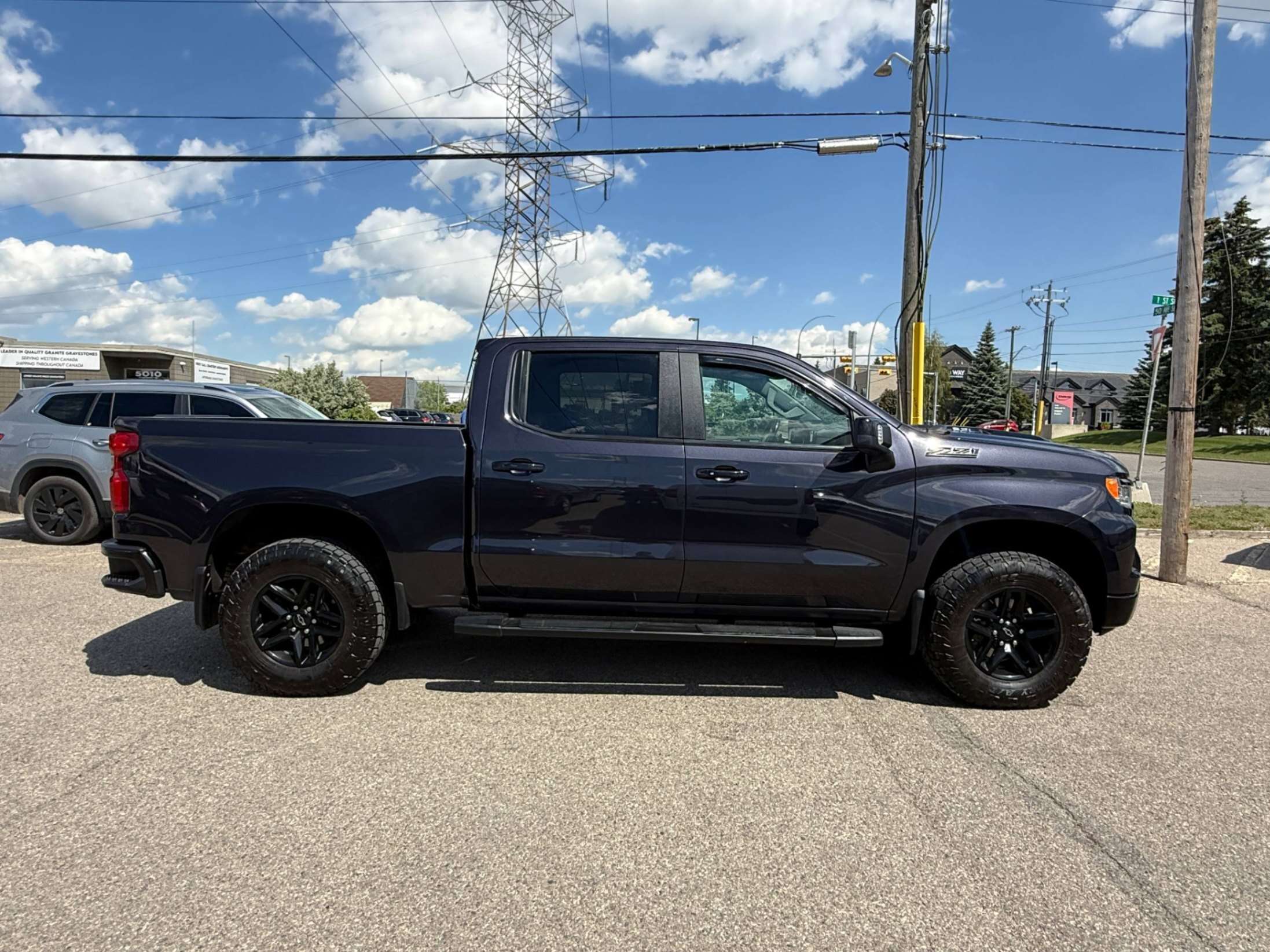 2023 Chevrolet Silverado 1500 4WD Crew Cab 147 LT Trail Boss — снимка 1