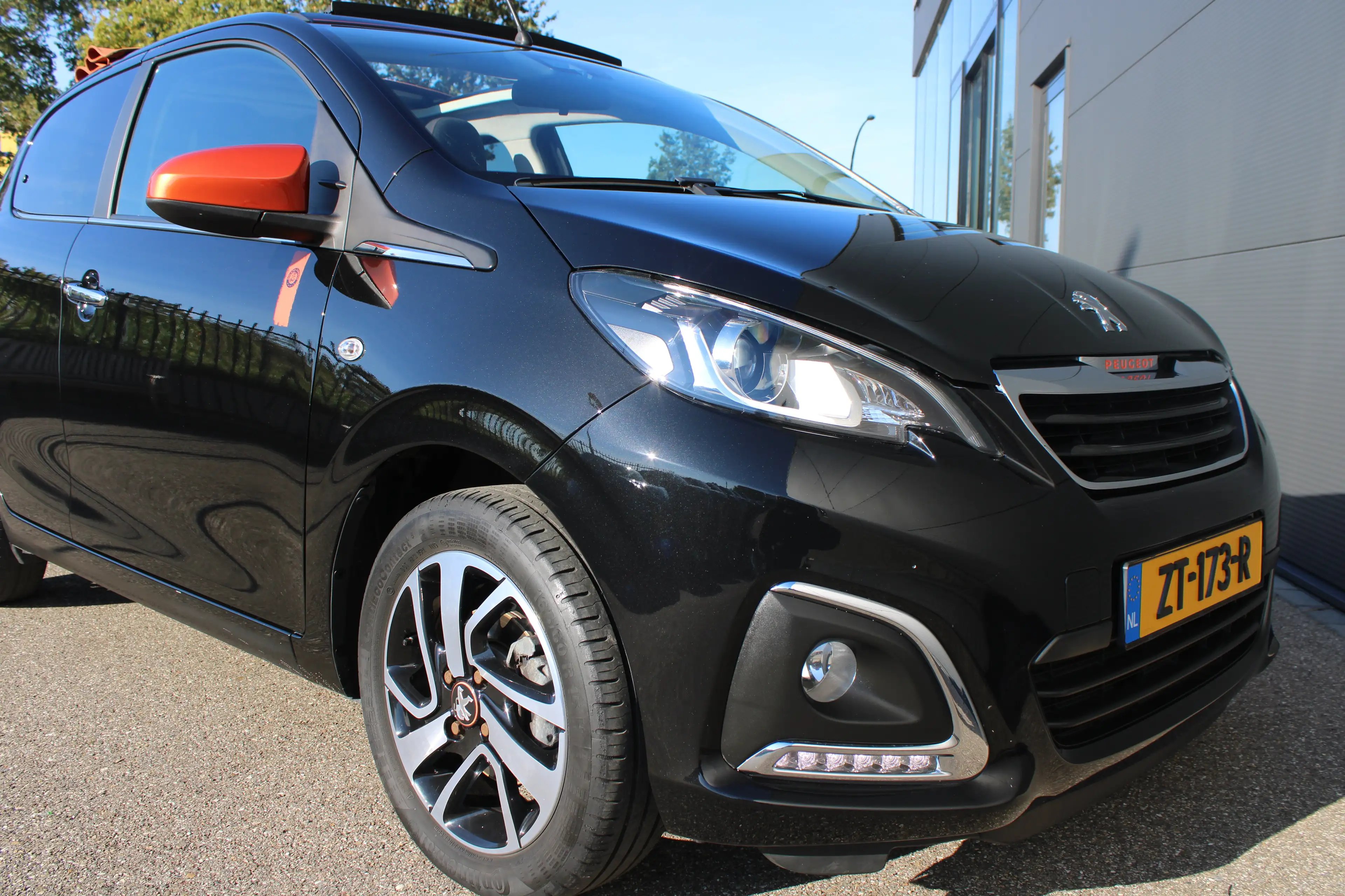 Peugeot 108 1.0 e-VTi Roland Garros TOP! | Navi by app | Apple — photo 8