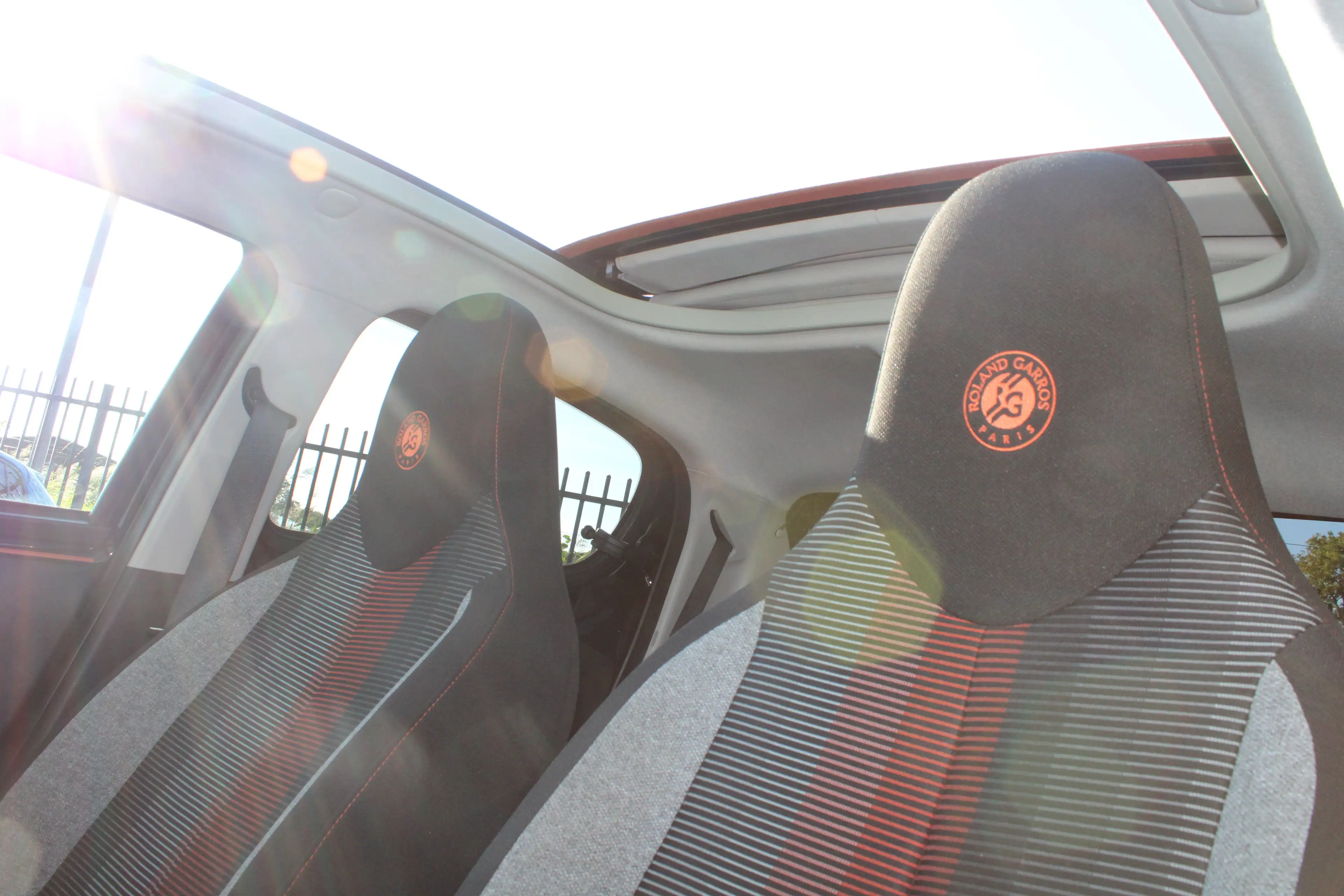 Peugeot 108 1.0 e-VTi Roland Garros TOP! | Navi by app | Apple — photo 20