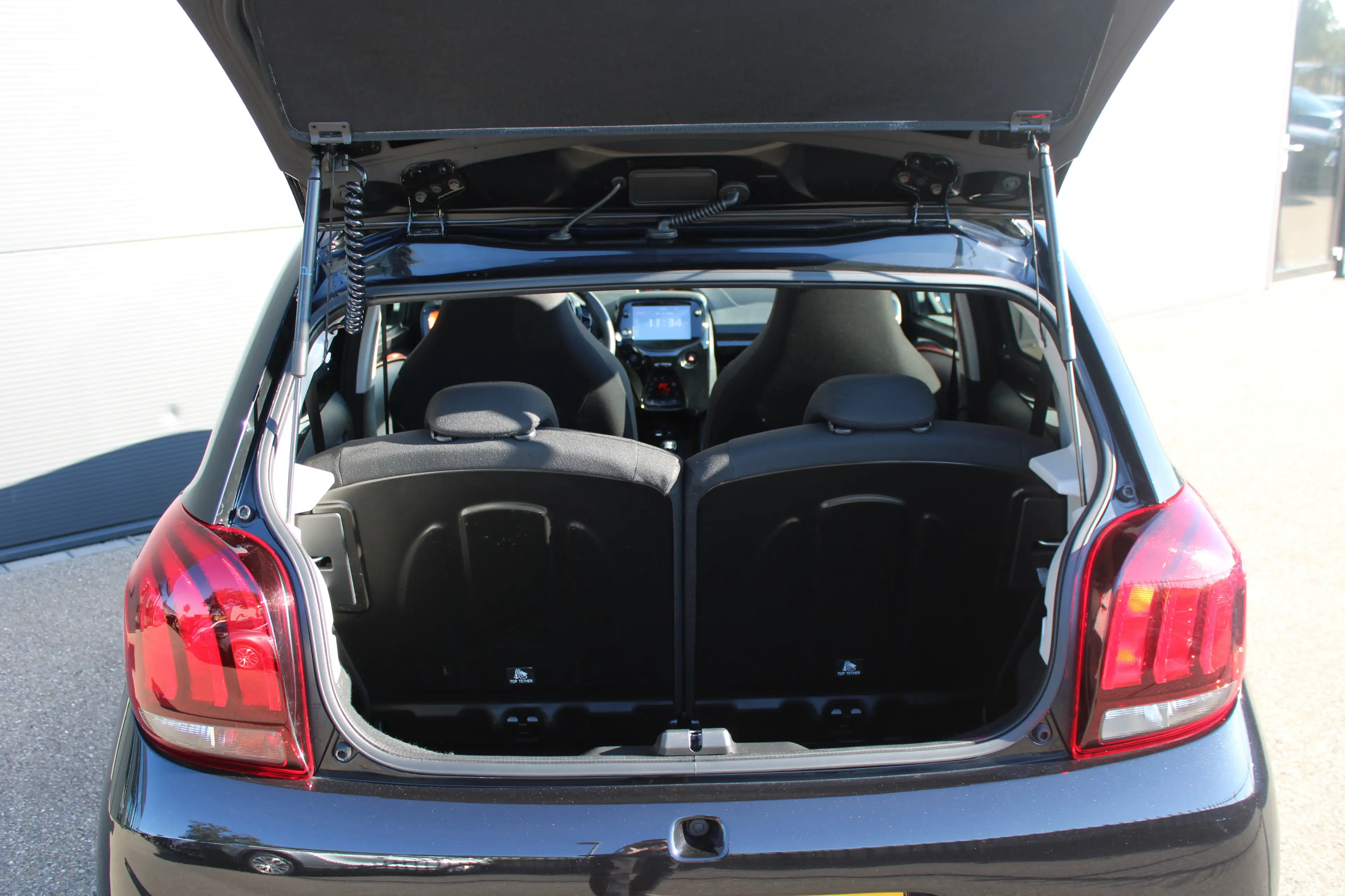 Peugeot 108 1.0 e-VTi Roland Garros TOP! | Navi by app | Apple — photo 13