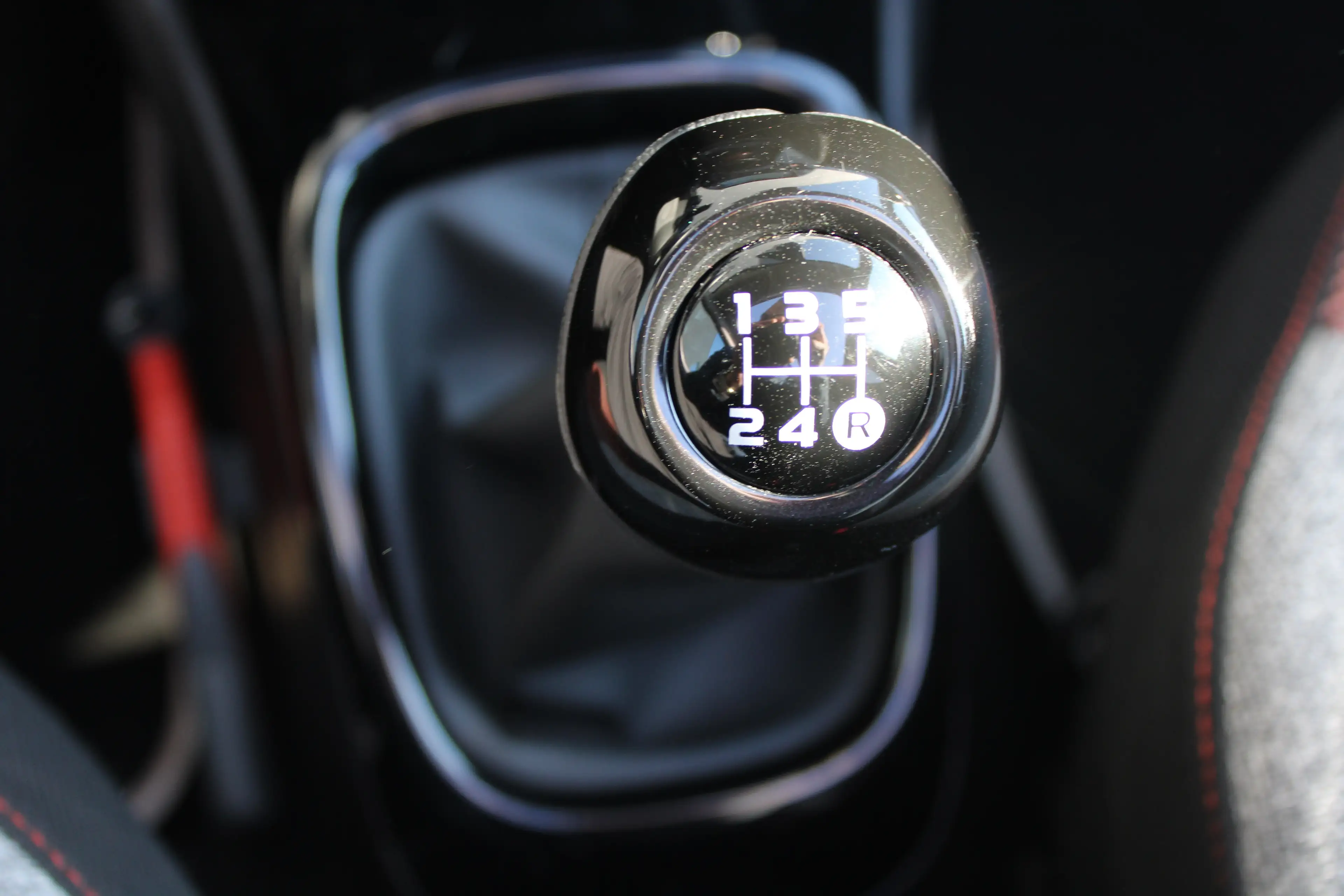 Peugeot 108 1.0 e-VTi Roland Garros TOP! | Navi by app | Apple — photo 30