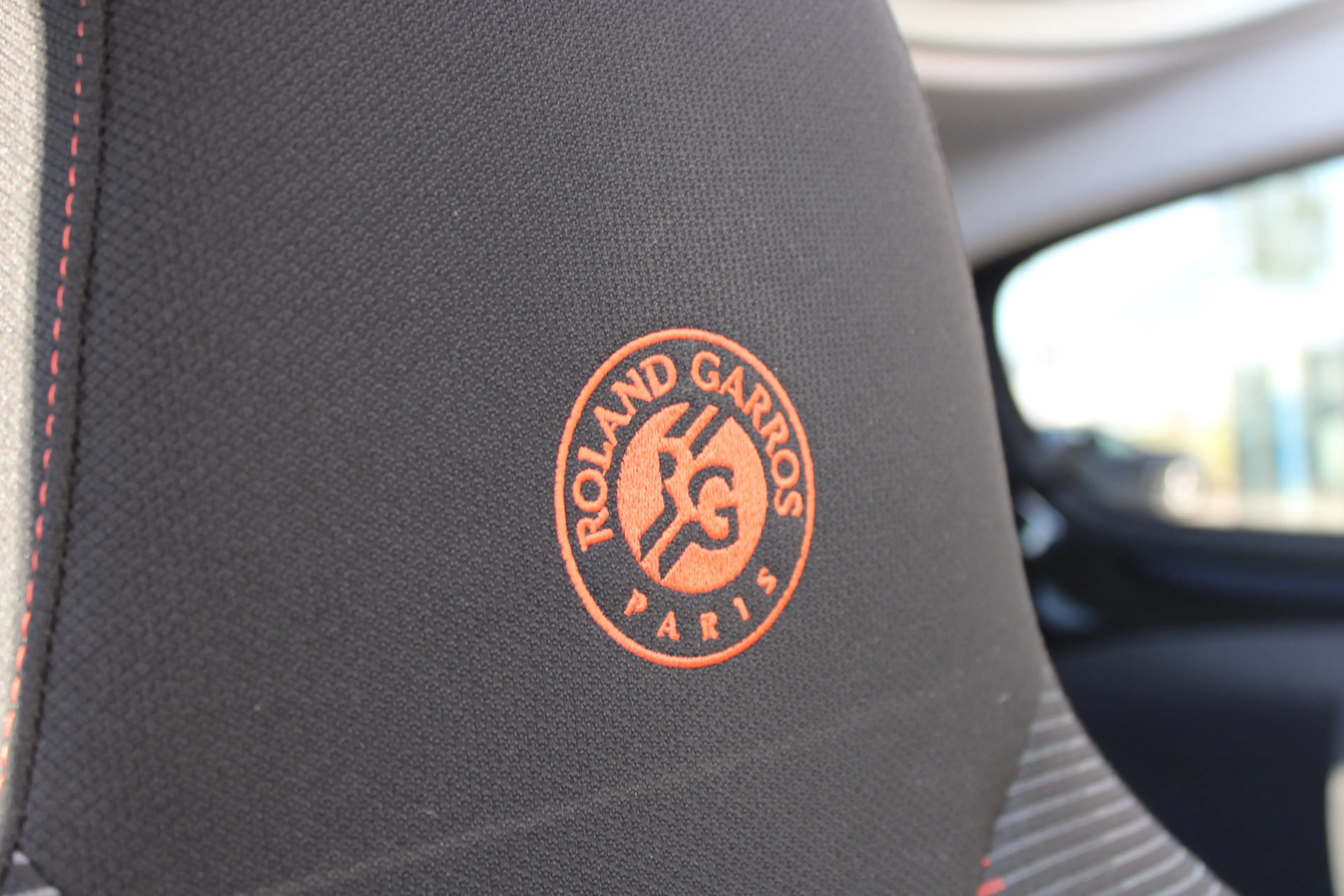 Peugeot 108 1.0 e-VTi Roland Garros TOP! | Navi by app | Apple — photo 6