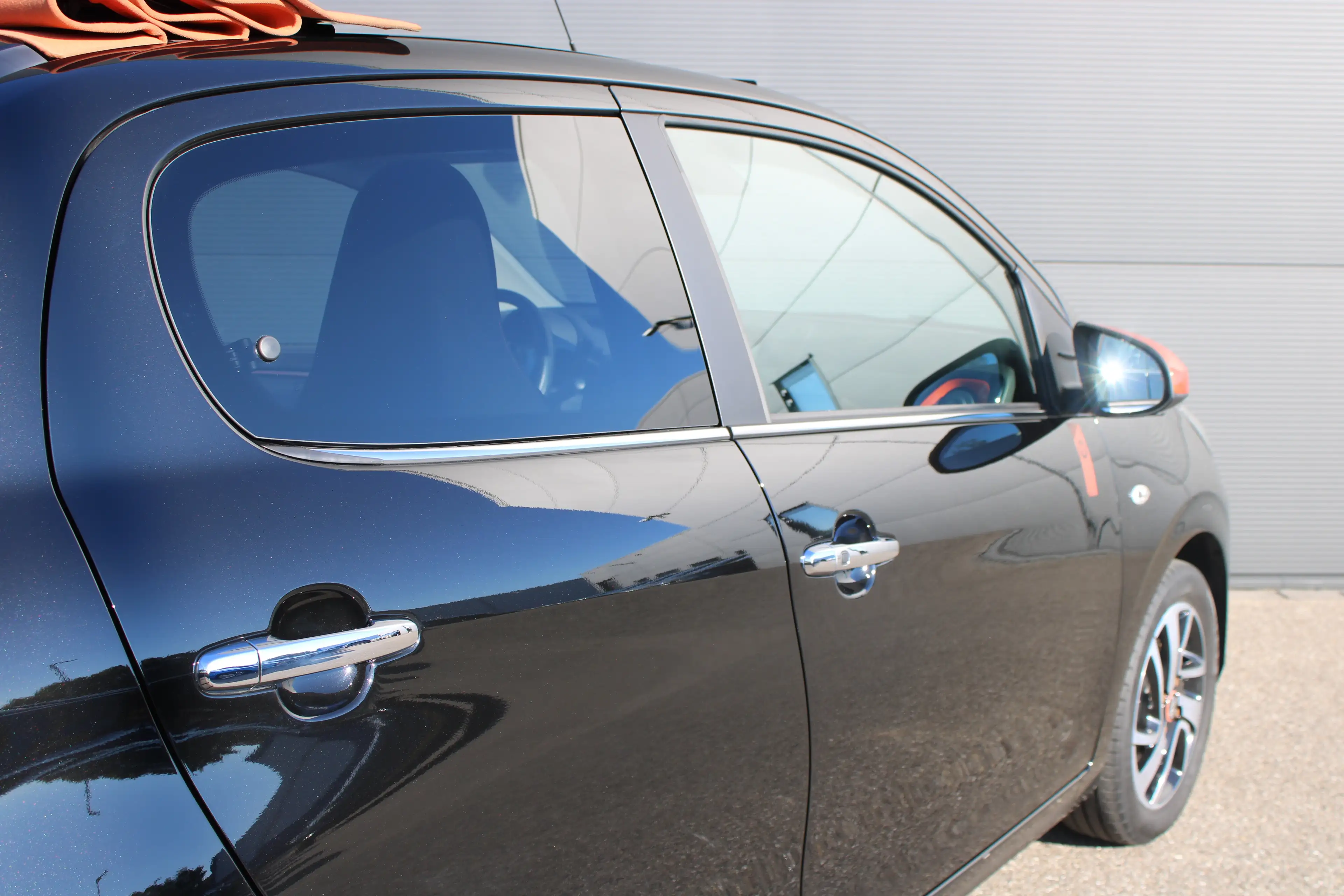 Peugeot 108 1.0 e-VTi Roland Garros TOP! | Navi by app | Apple — photo 11