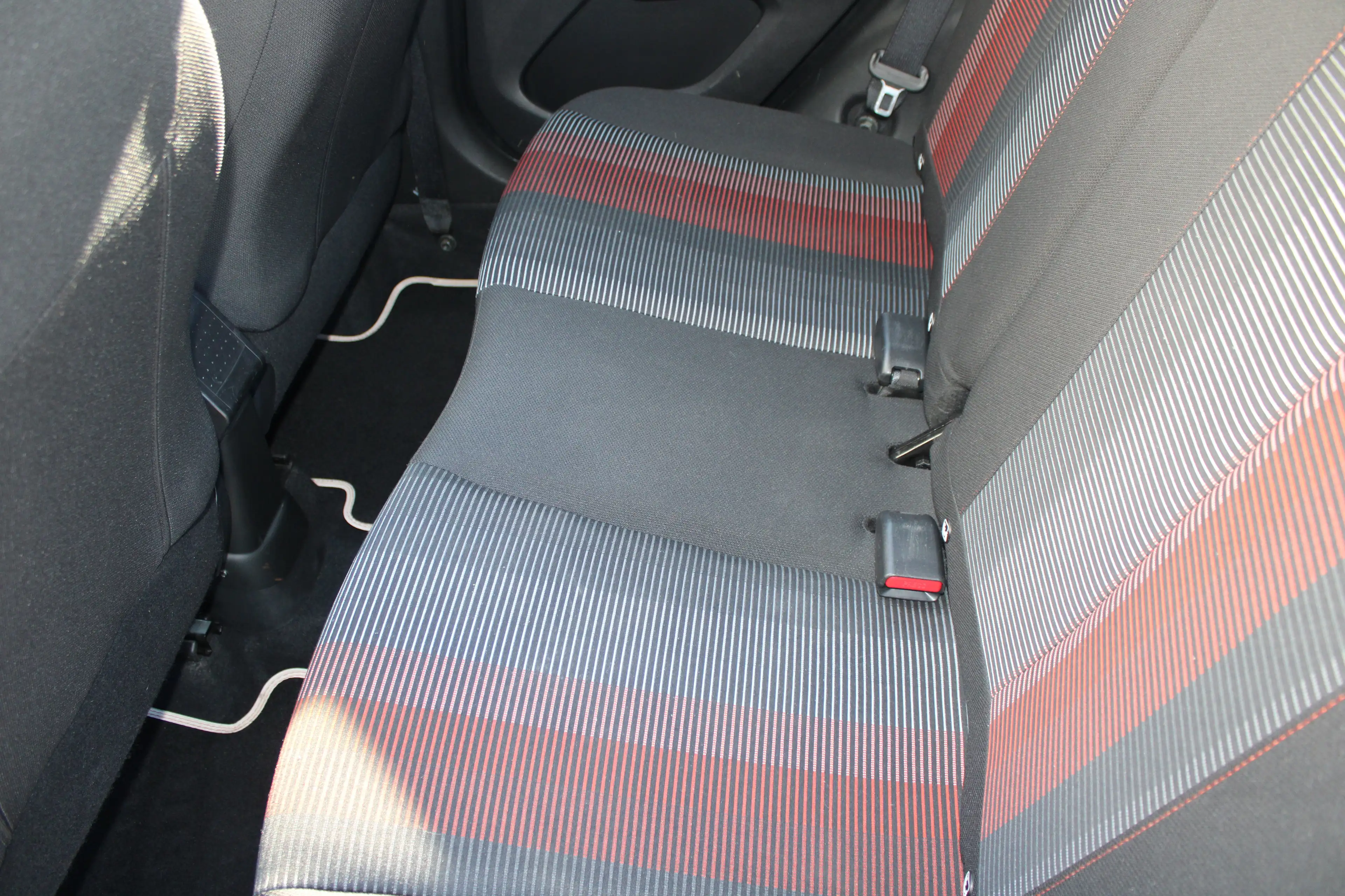 Peugeot 108 1.0 e-VTi Roland Garros TOP! | Navi by app | Apple — photo 15