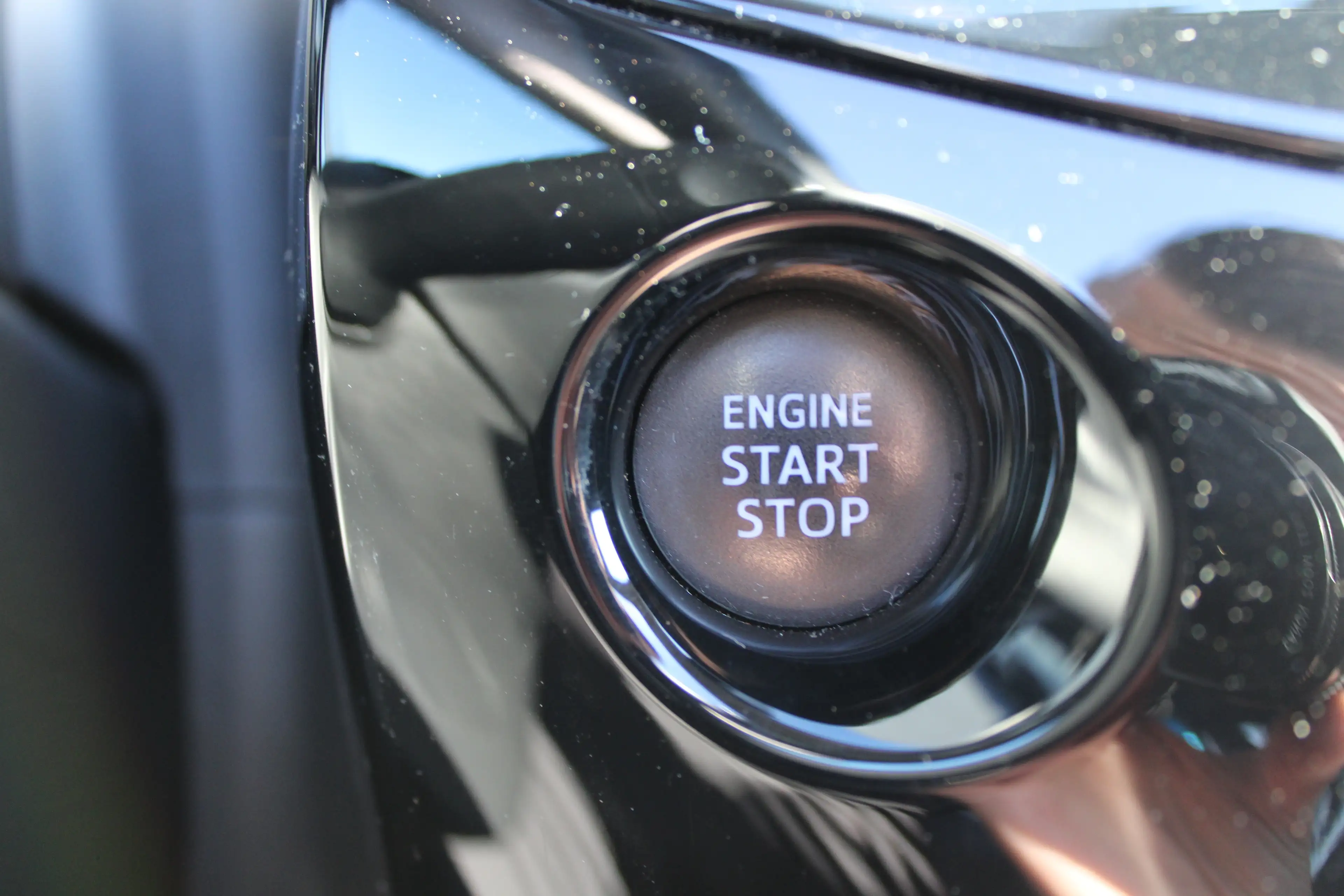 Peugeot 108 1.0 e-VTi Roland Garros TOP! | Navi by app | Apple — photo 28