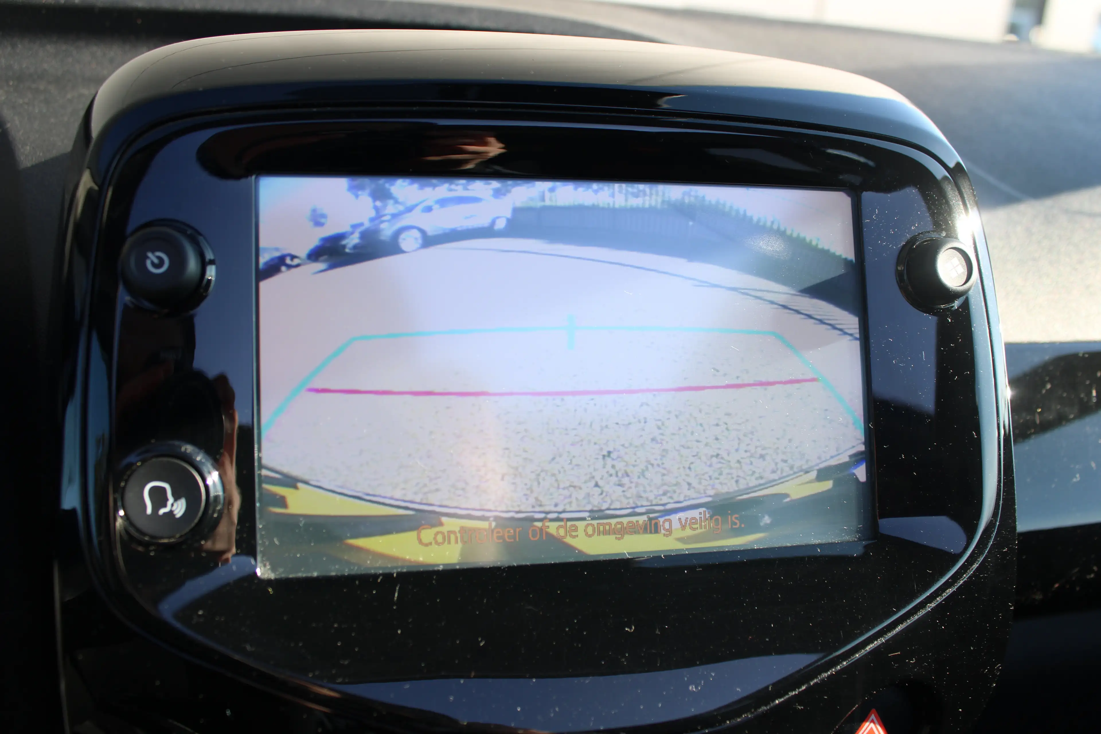Peugeot 108 1.0 e-VTi Roland Garros TOP! | Navi by app | Apple — photo 26