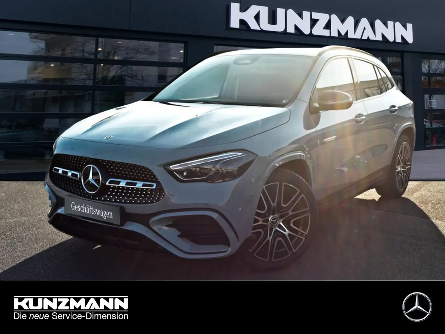 Mercedes-Benz GLA 200 AMG Night 360° AHK EasyPack Kamera SHZ Grau - 1