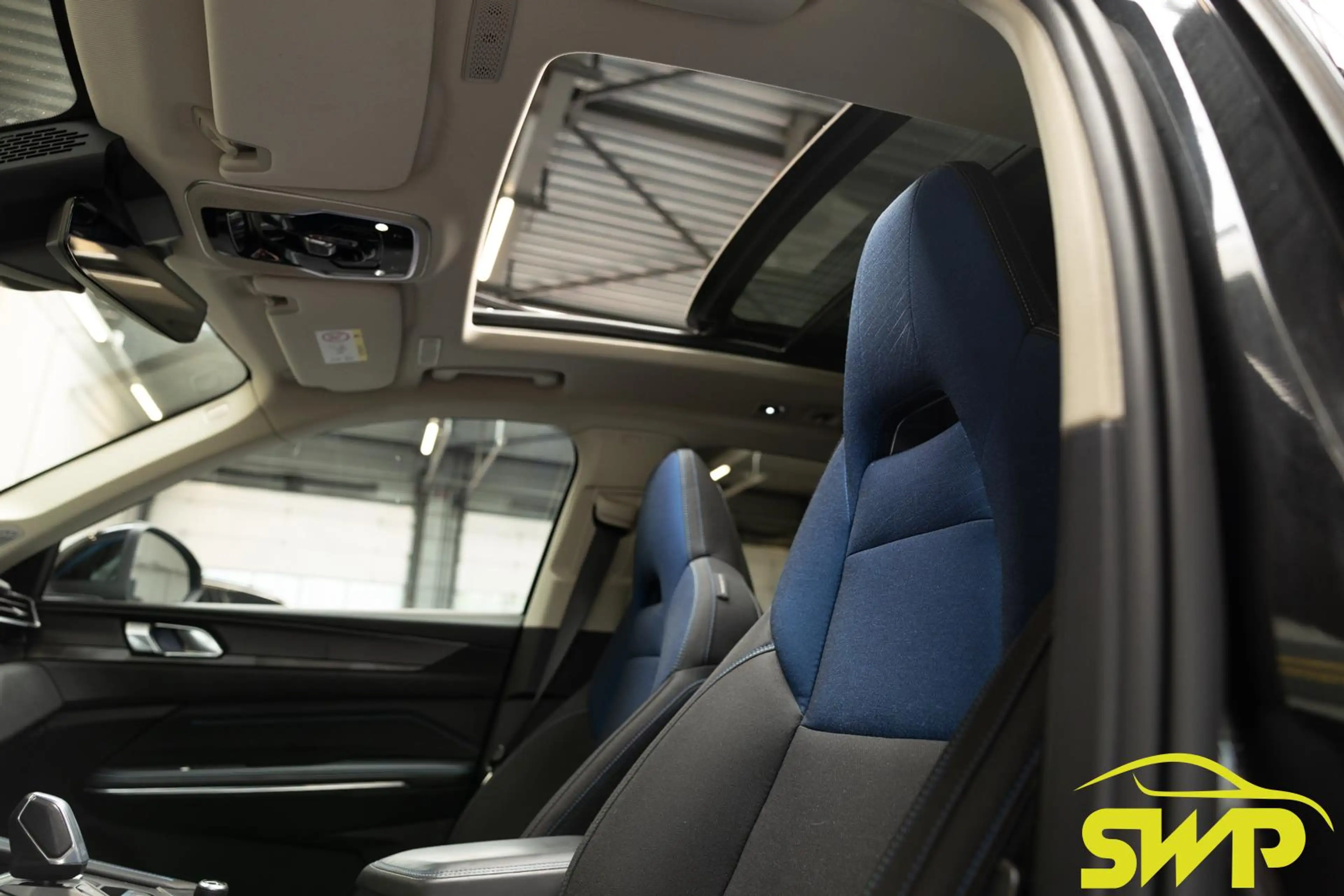 Lynk & Co 01 1.5 | PHEV | Zwart | 98.5 % SoH | Pano | 360 | Nav — photo 3